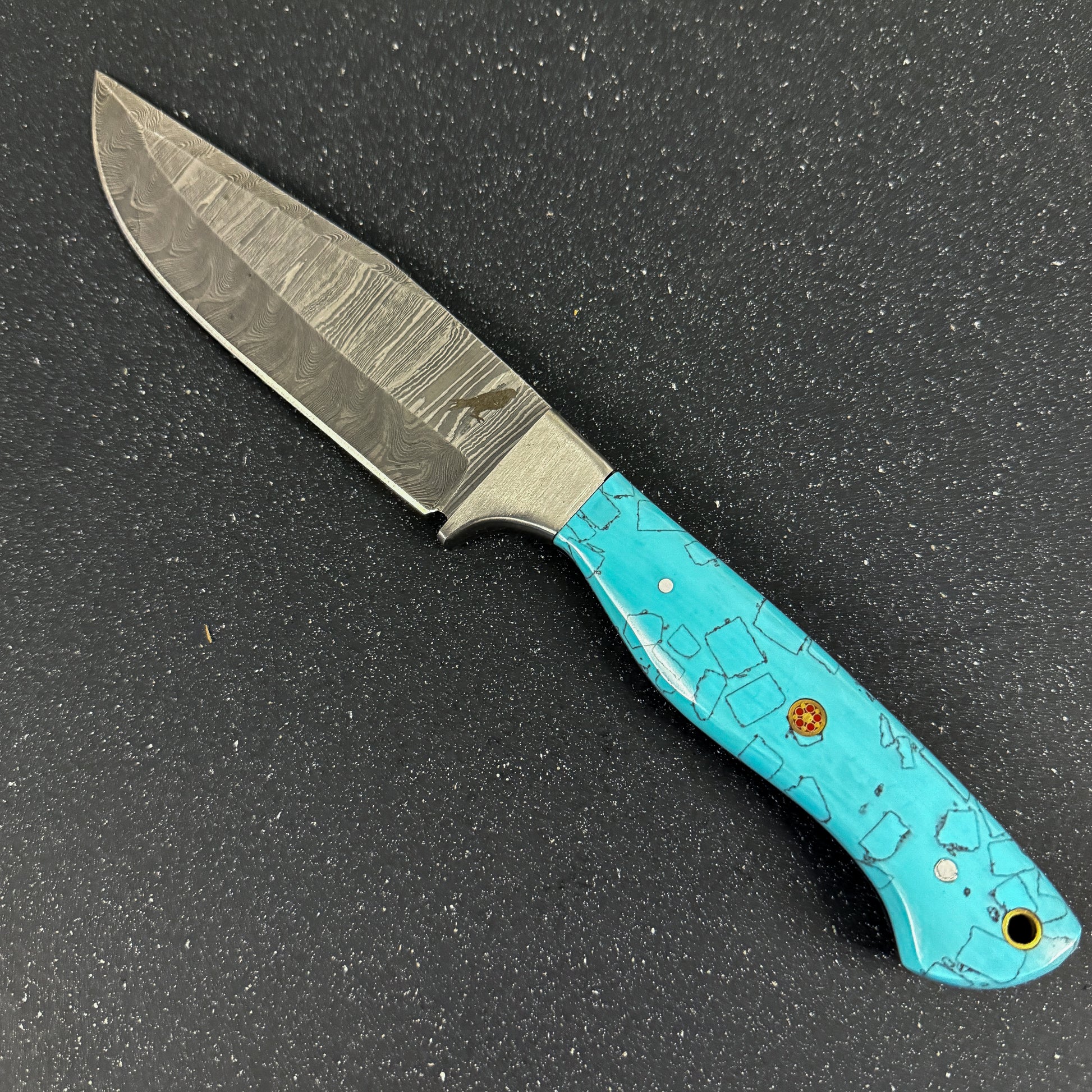 Cuchillo deportivo y de supervivencia artesanal