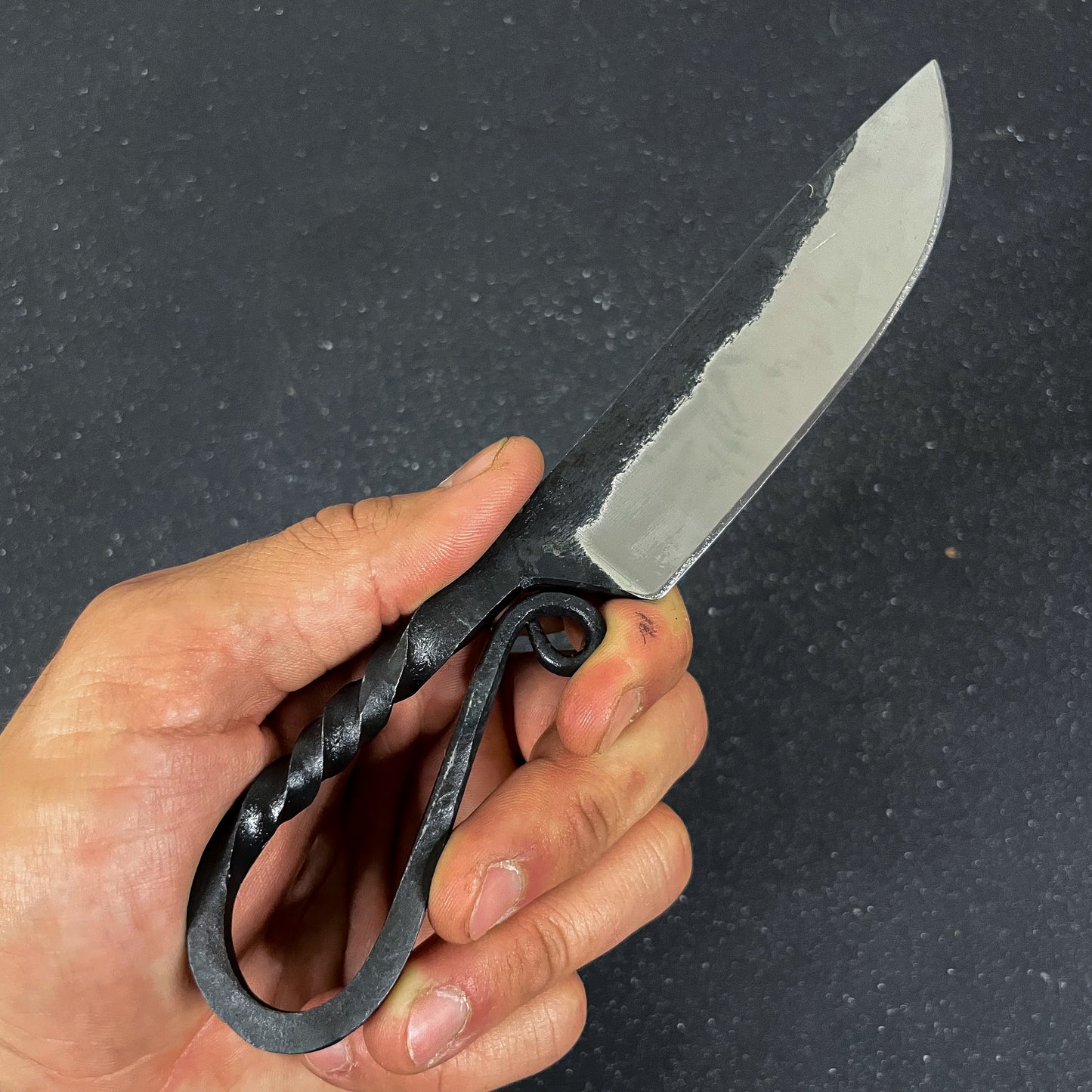 Cuchillo Forjado de Acero al Carbono 21cm “Chono“