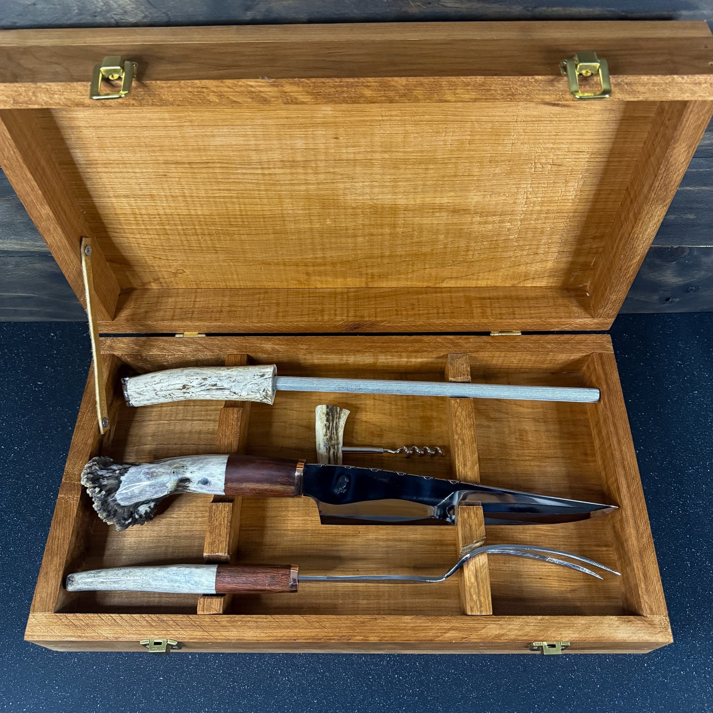 Set Parrillero Rauka | "Tucúquere" | Chaira | Pincho | Sacacorchos