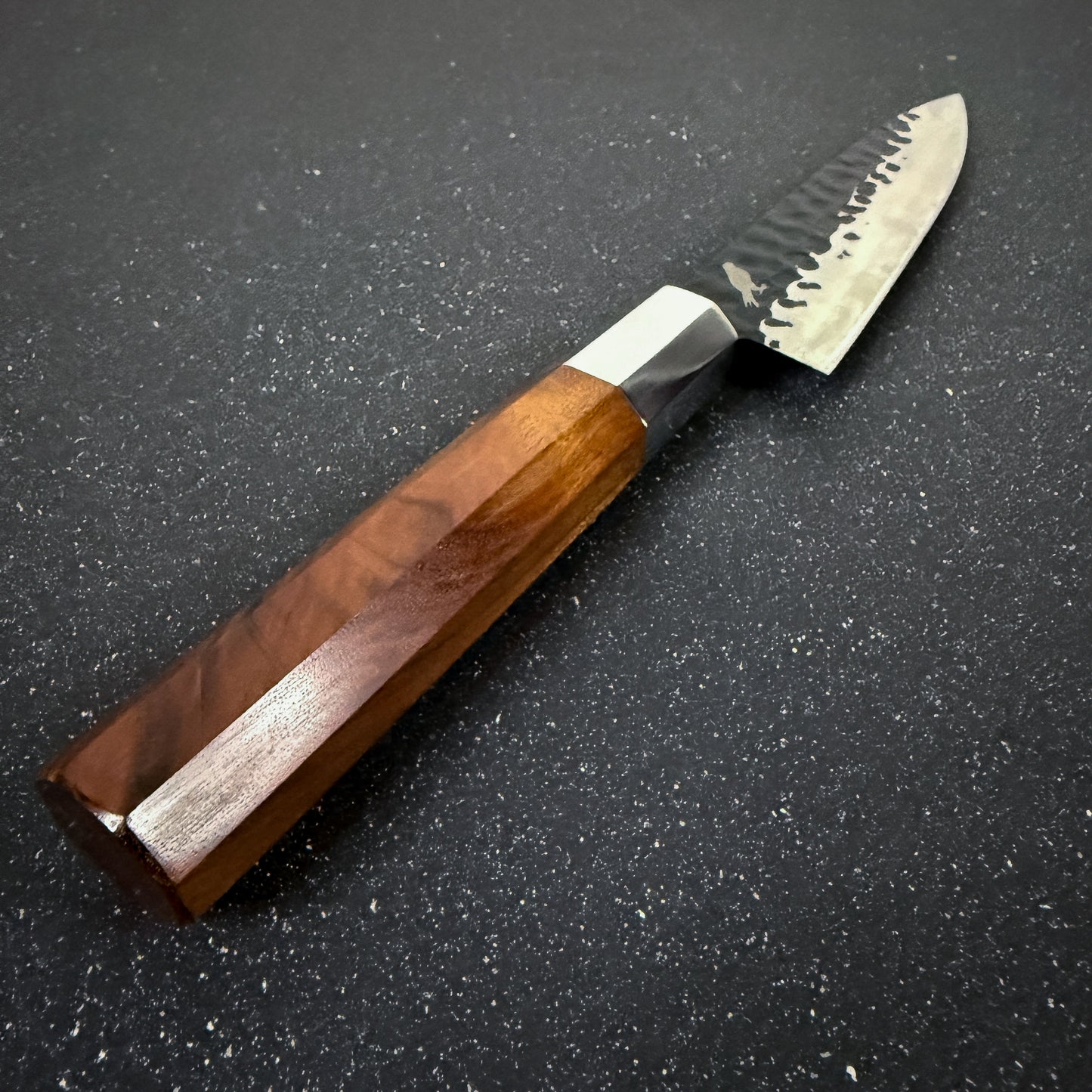 Detalle del mango del Cuchillo de Chef de Acero Inoxidable 35cm "Mizu"