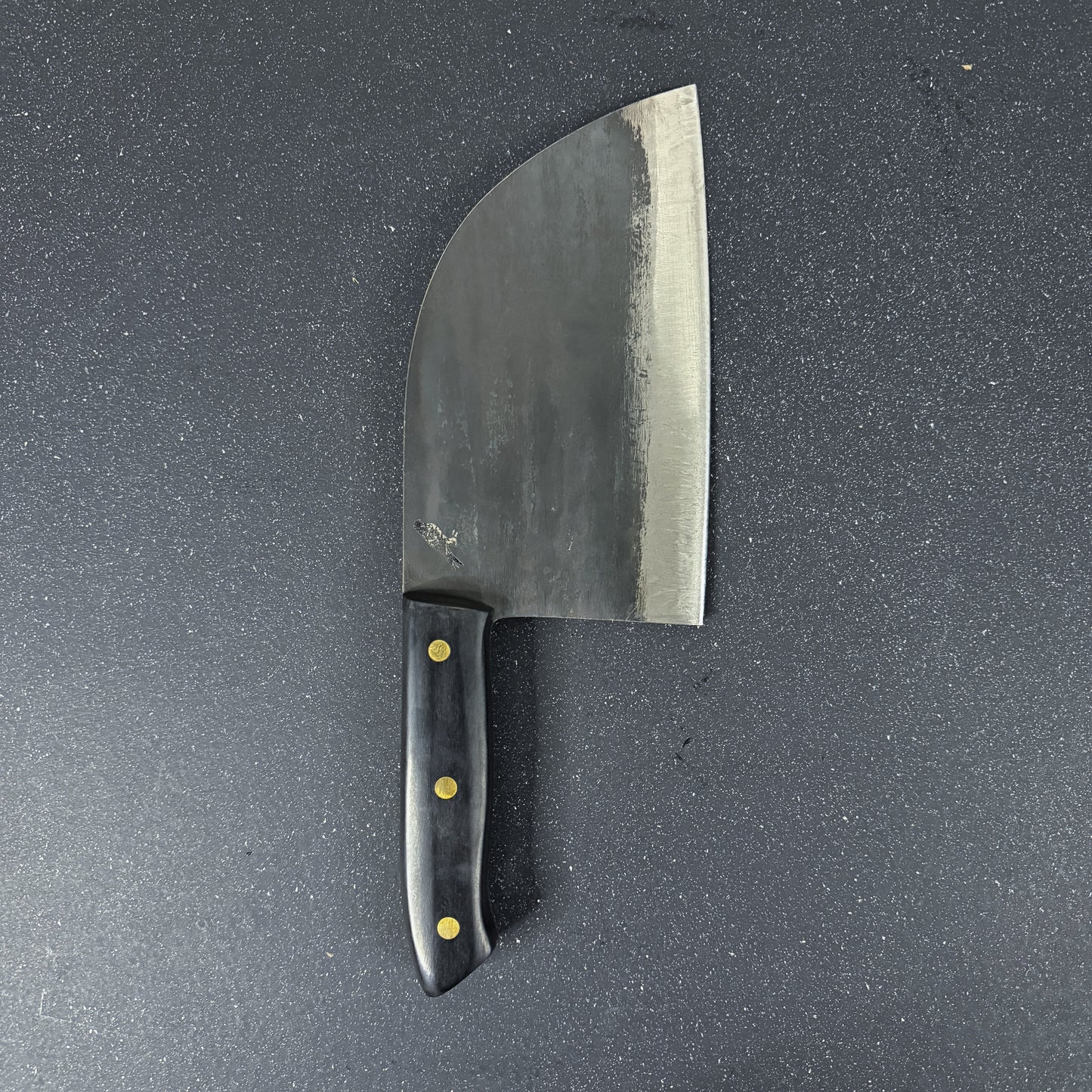 Vista adicional del Hacha Serbian de Cocina Forjada Acero al Carbono 29cm "Manquehue"