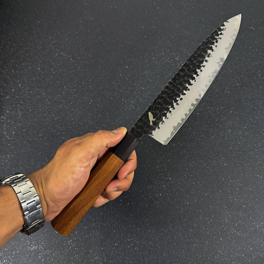 Vista de detalle del Cuchillo de Cocina Chef de Acero Damasco 3 capas 35,5cm "Toshiro"