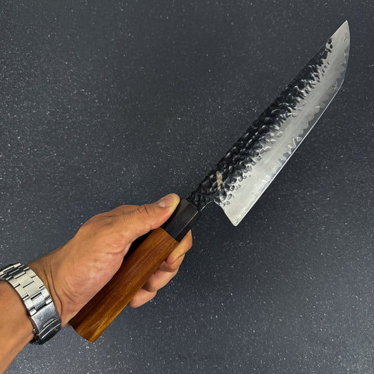 Vista de detalle del Cuchillo de Cocina Sakimaru de Acero Damasco 3 capas 36cm "Mika"
