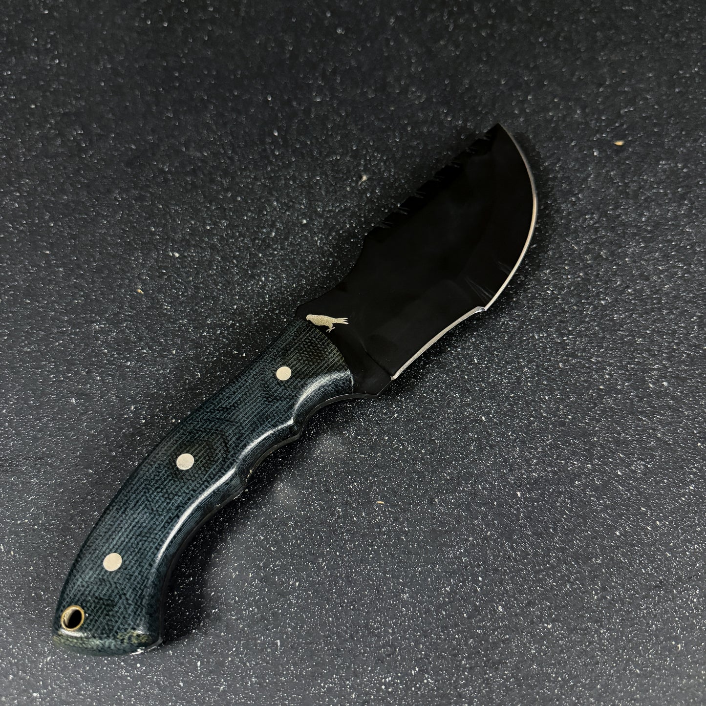 Cuchillo Tracker de Supervivencia 25cm “Torres del Paine Negro“