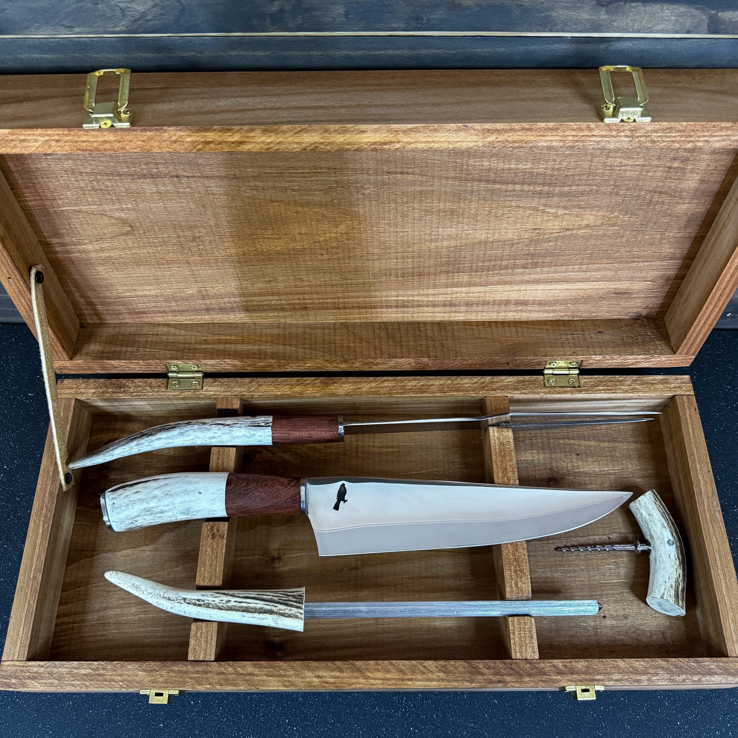 Set Parrillero Rauka | "Tucúquere" | Chaira | Pincho | Sacacorchos