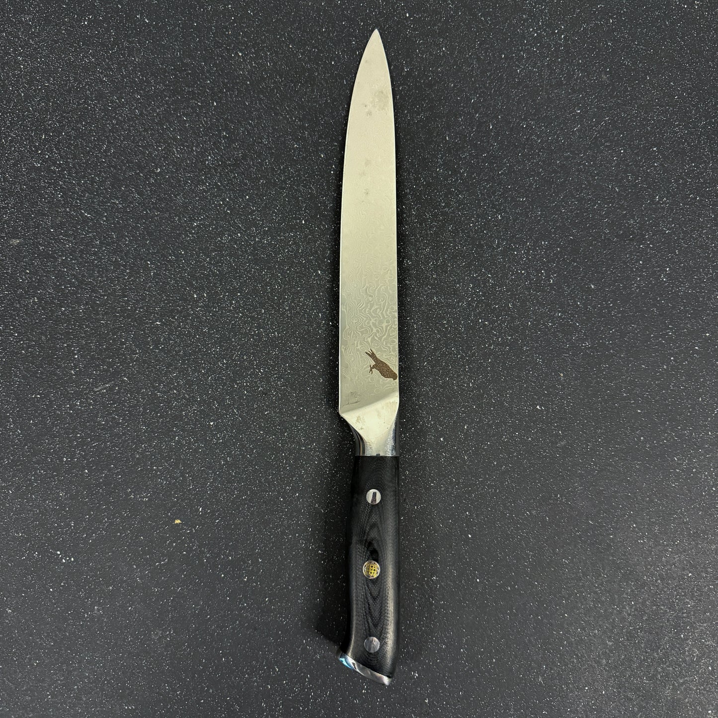 Vista completa del Cuchillo de Cocina de Acero Damasco 33cm "Cay"