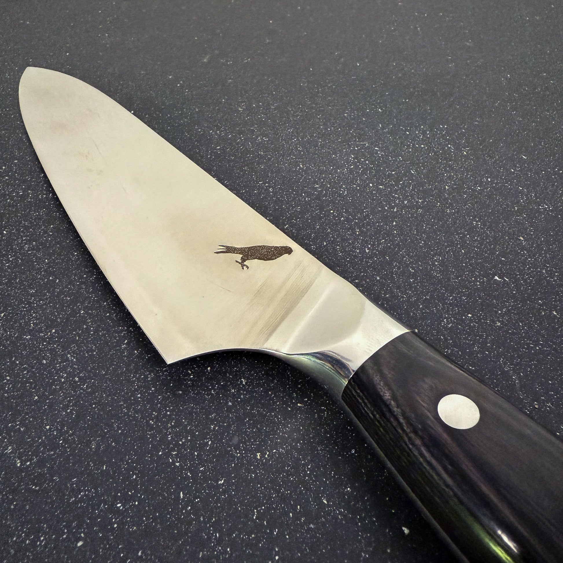 Cuchillo Chef Rauka Lascar con hoja de acero alemán y mango de madera Pakka, ideal para cocina y parrilla