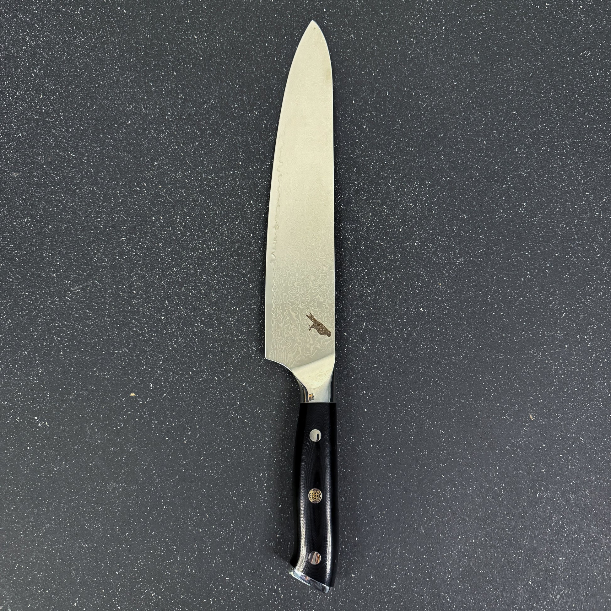 Cuchillo Chef Rauka Mate con hoja de acero Damasco y mango G10, perfecto para cocina y parrilla