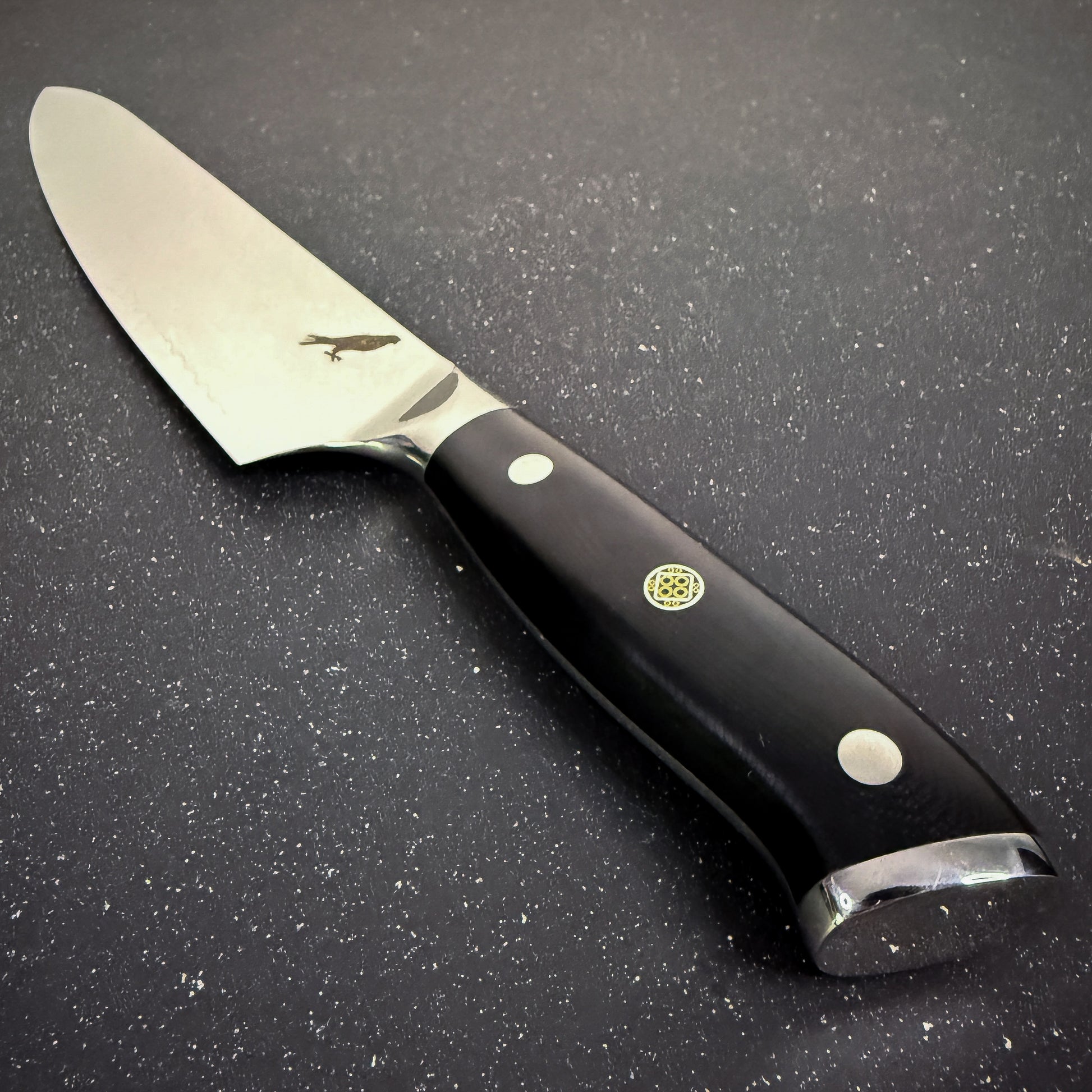 Cuchillo Chef Rauka Mate con hoja de acero Damasco y mango G10, perfecto para cocina y parrilla