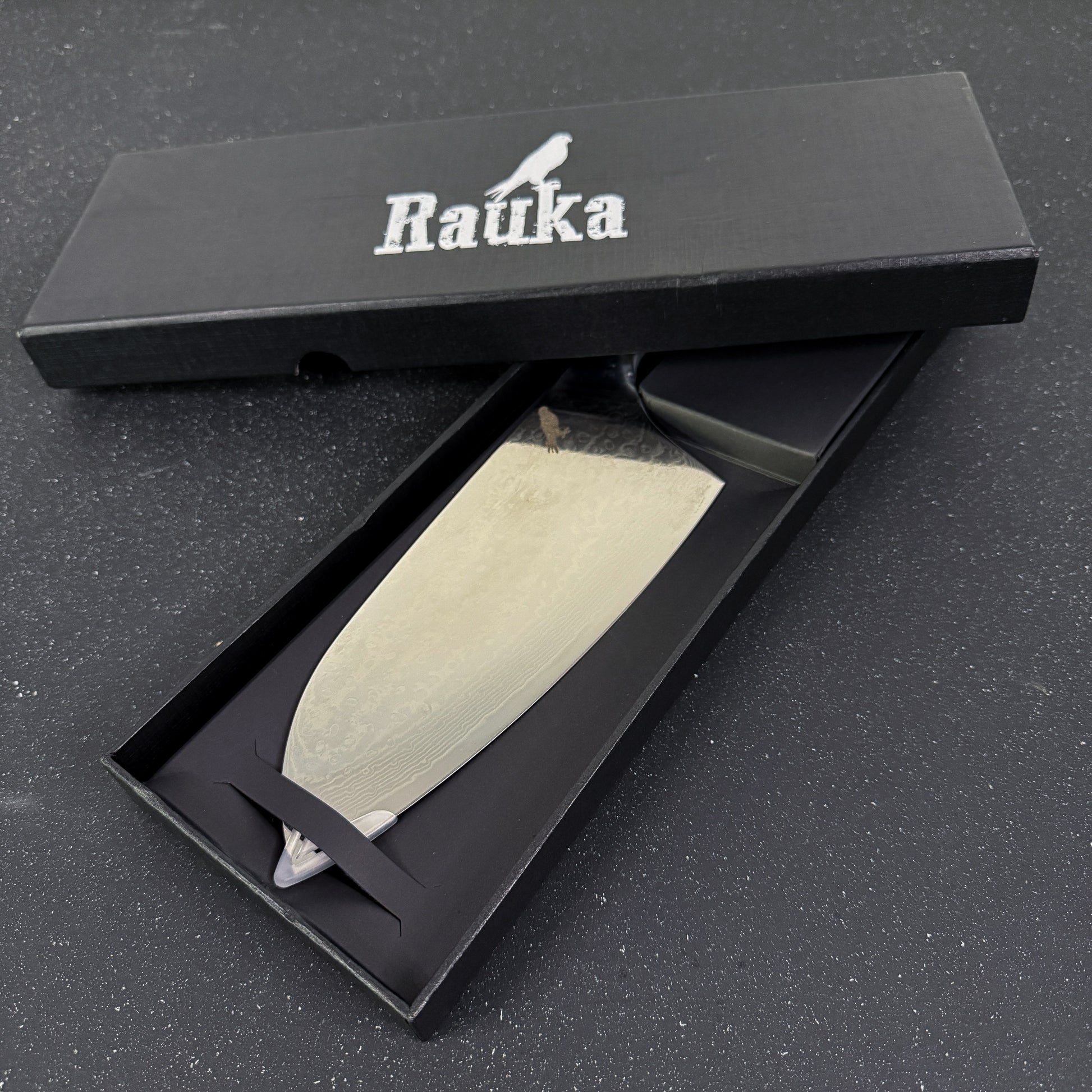 Cuchillo Cleaver Rauka Arenales con hoja de acero Damasco y mango G10, ideal para cortes potentes en cocina y parrilla