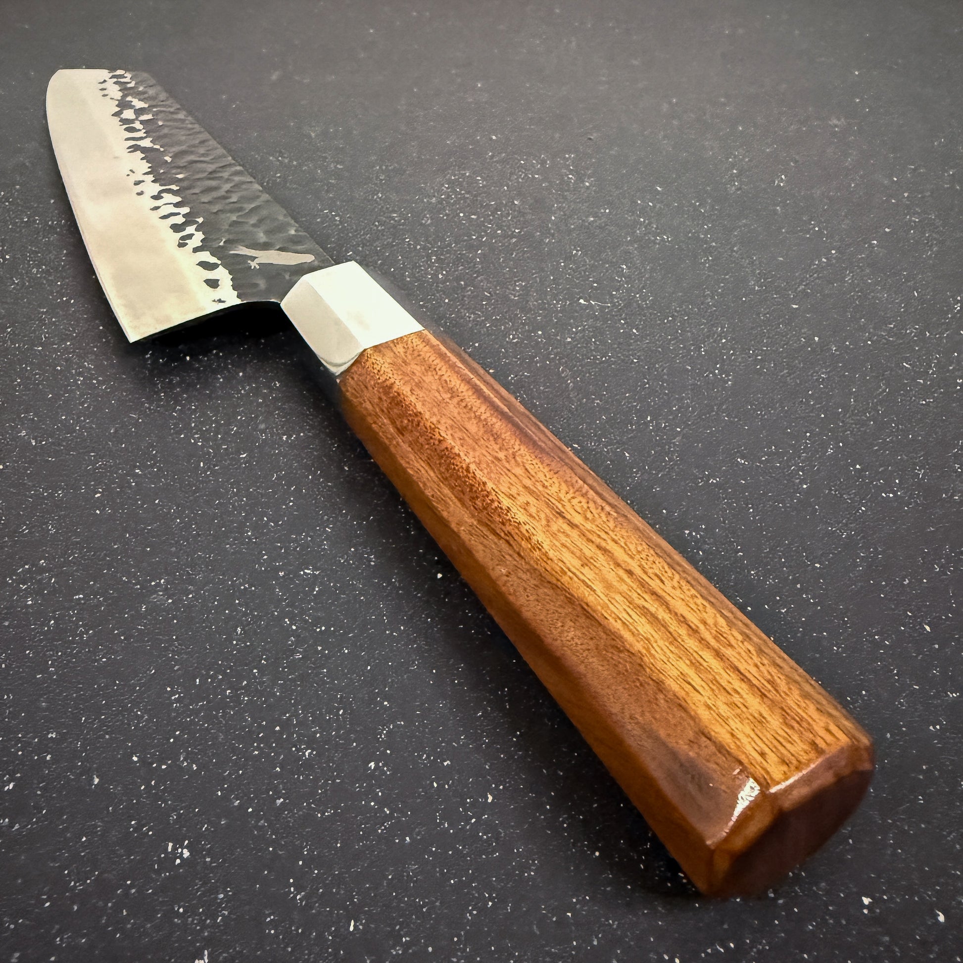 Cuchillo japonés Kiritsuke Rauka Fuji con hoja de acero inoxidable y mango de madera Mkuruti, ideal para cocina y parrilla