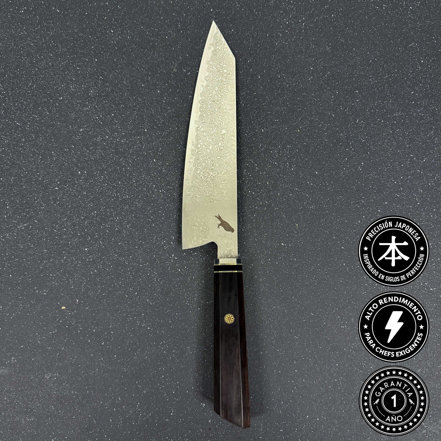 Cuchillo Kiritsuke de Cocina de Acero Damasco 34cm "Kiru" en uso en la cocina