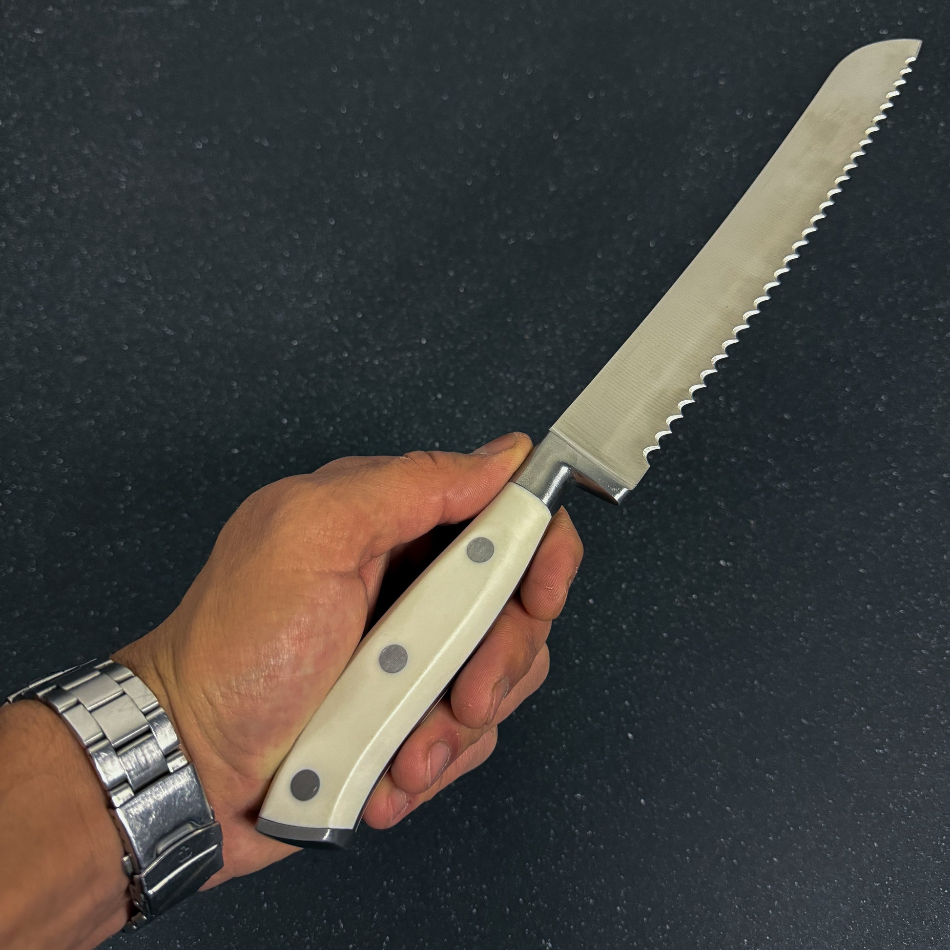 Cuchillo de cocina Rauka Leonera tipo panero, ideal para panes crujientes y suaves
