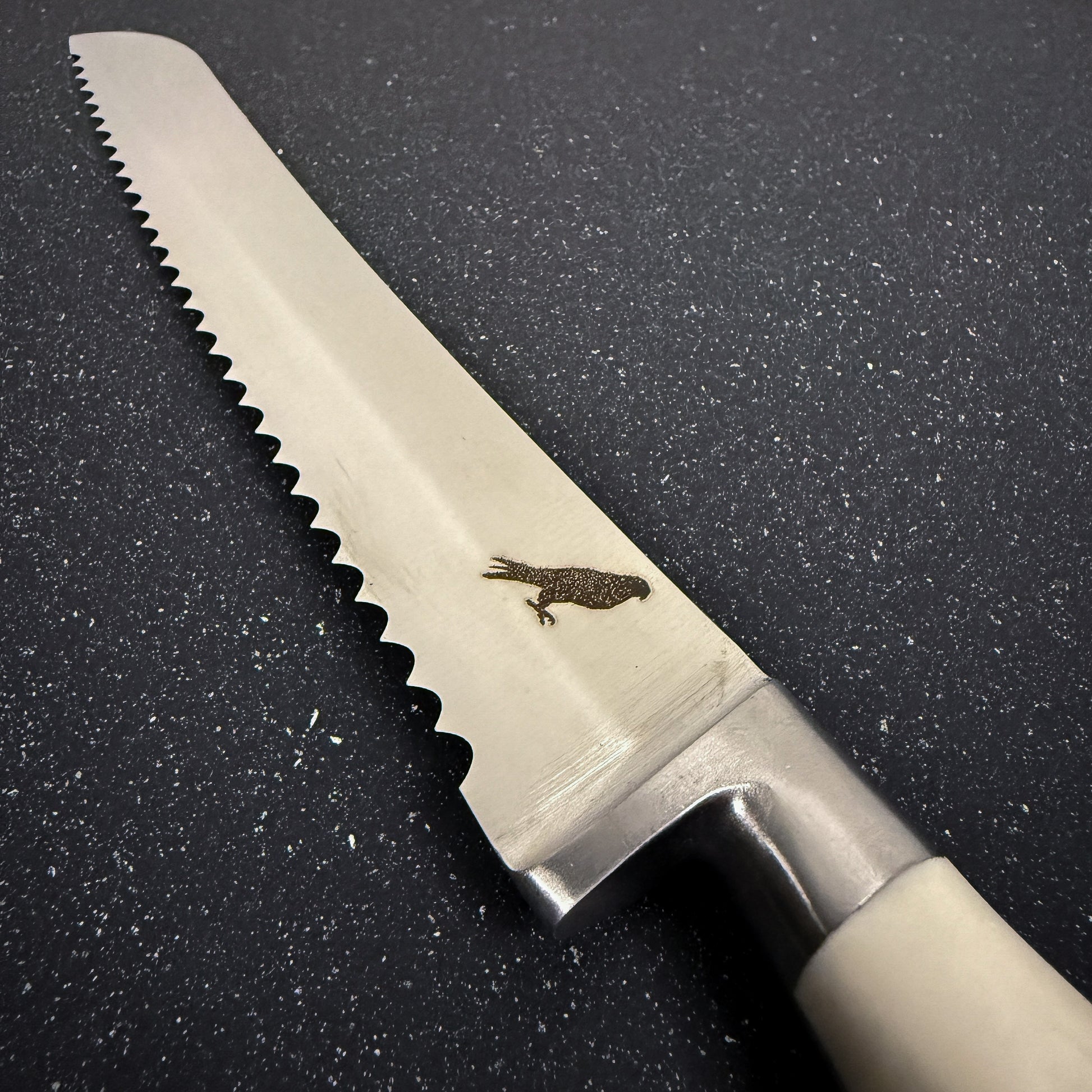 Cuchillo de cocina Rauka Leonera tipo panero, ideal para panes crujientes y suaves