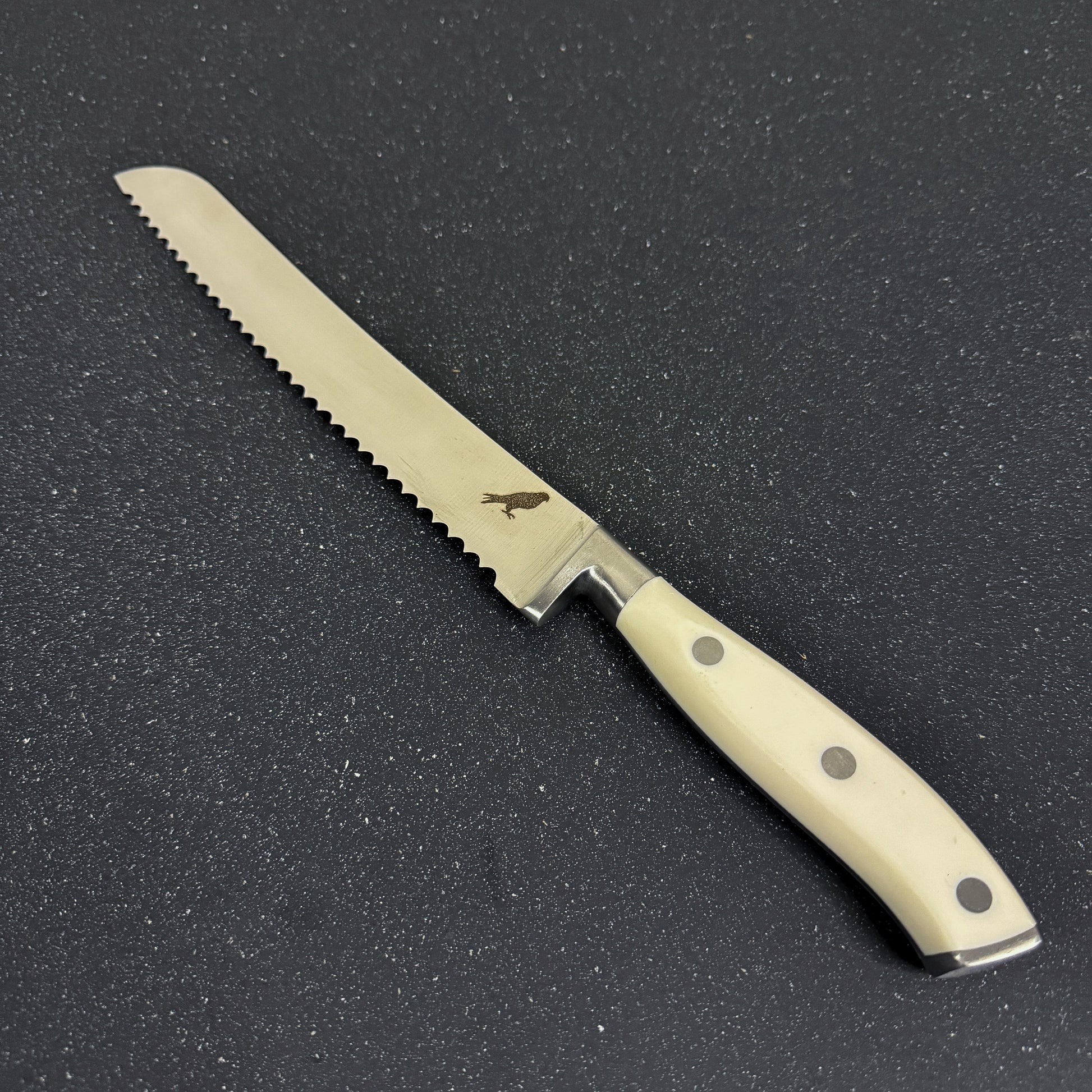 Cuchillo de cocina Rauka Leonera tipo panero, ideal para panes crujientes y suaves