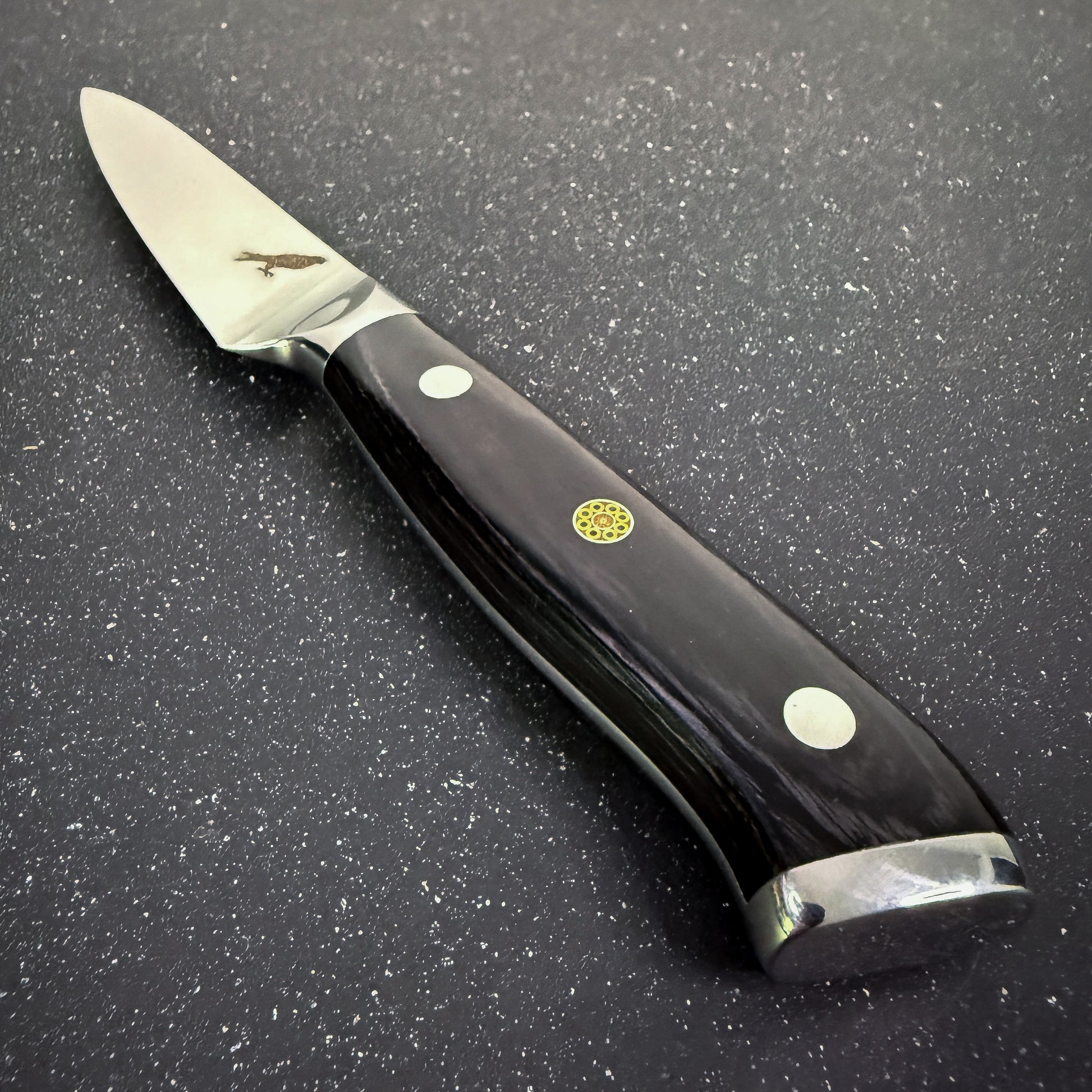 Cuchillo Paring Rauka Tolhuaca con hoja de acero alemán y mango de madera Pakka, ideal para cortes pequeños y precisos en cocina