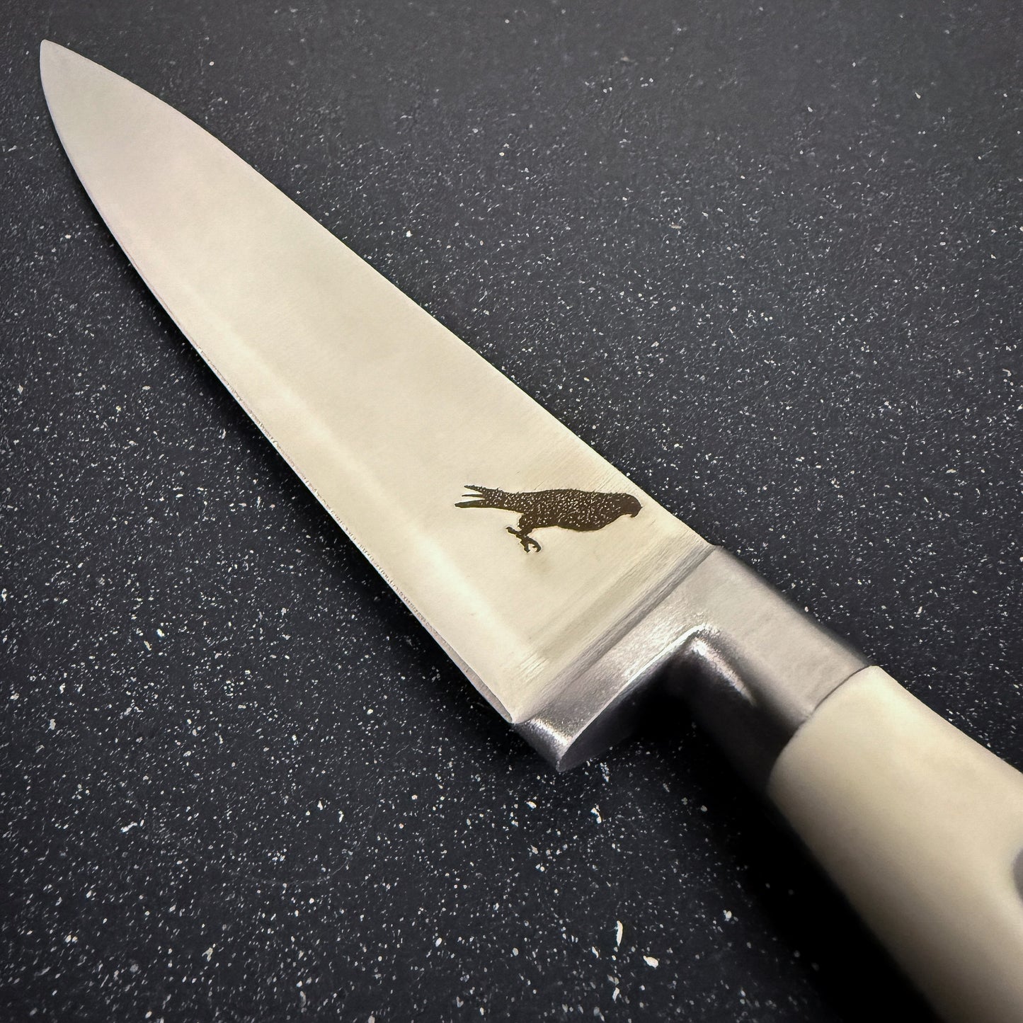Cuchillo de cocina Rauka Pintor, slicing elegante y preciso para chefs y parrilleros. Calidad, control y estilo en cada rebanada.