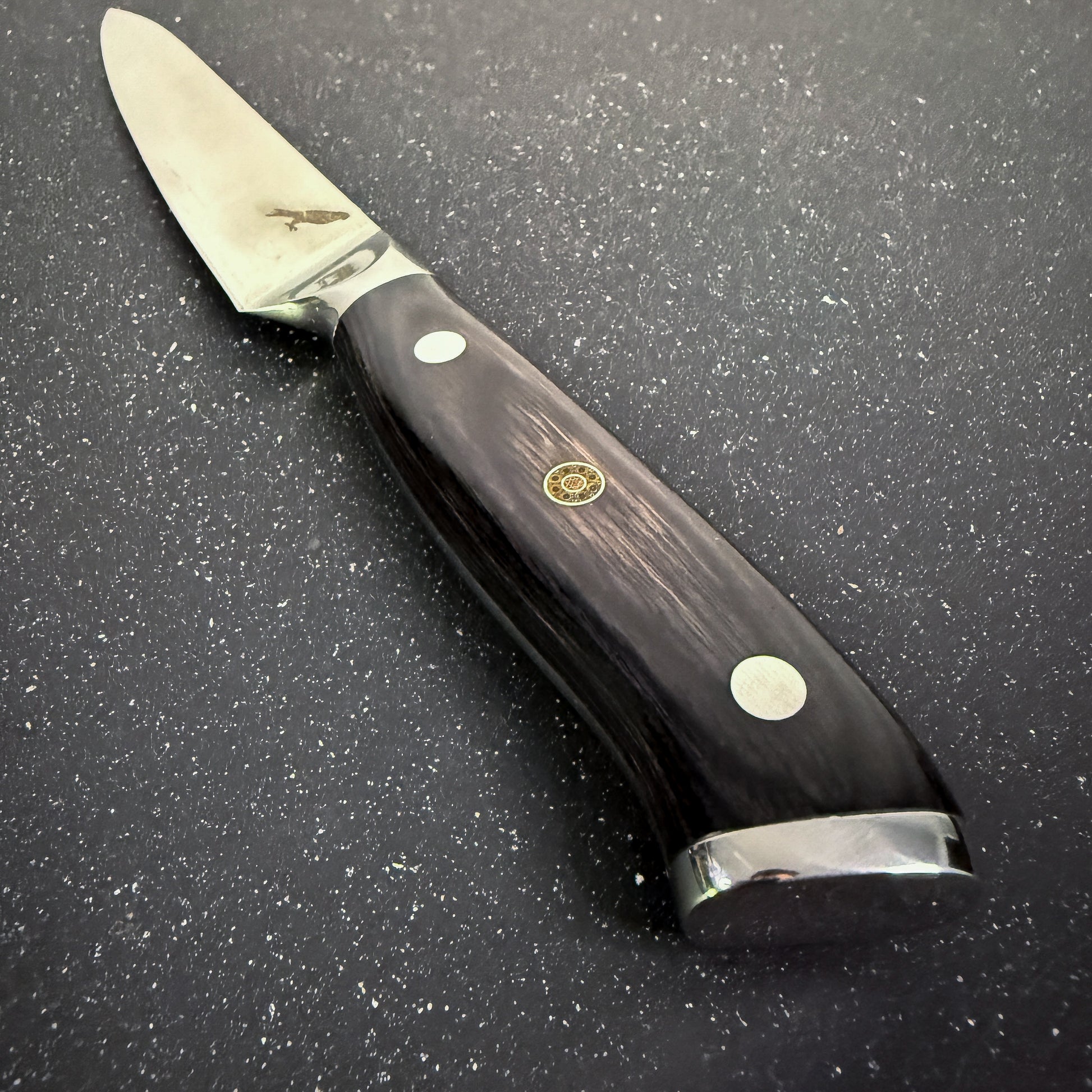 Cuchillo Utility Rauka Lanín con hoja de acero alemán y mango de madera Pakka, ideal para cortes versátiles en cocina