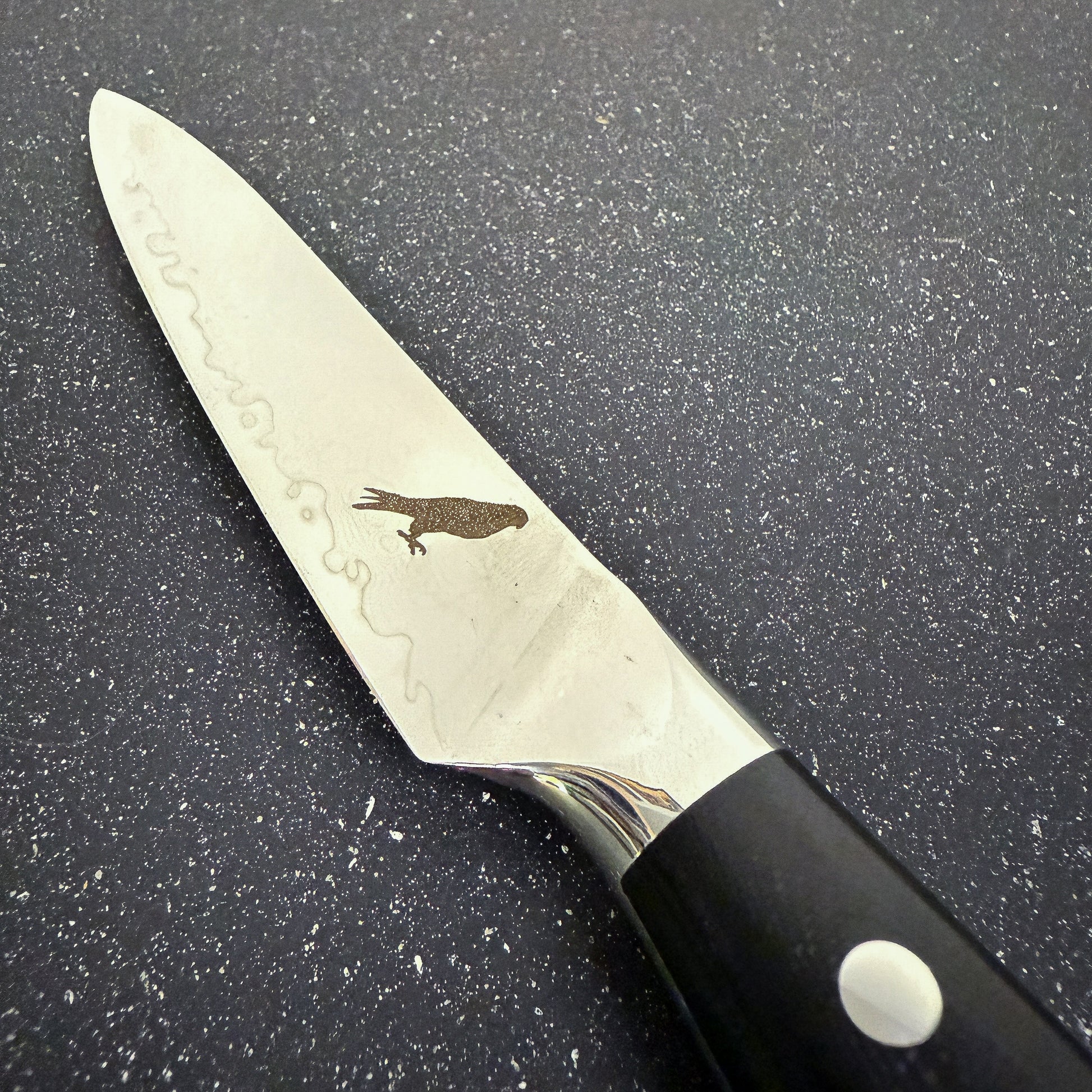 Cuchillo Utility Rauka Reclus con hoja de acero Damasco y mango G10, ideal para tareas precisas en cocina