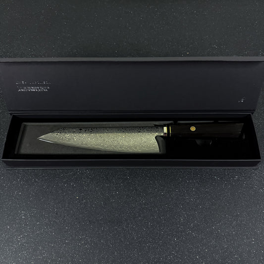 Vista lateral de cuchillo kiritsuke de cocina de acero damasco 34 cm Kiru Rauka
