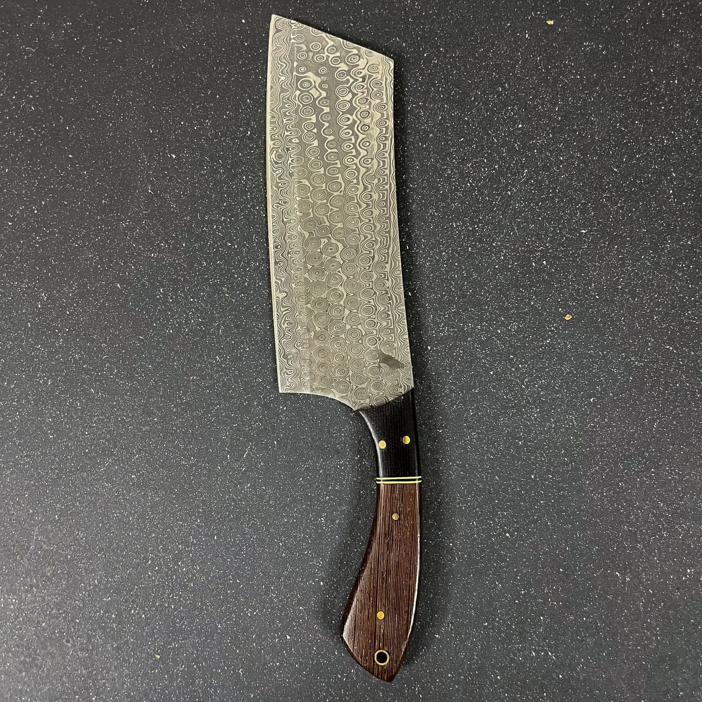 Cuchillo de cocina tipo hacha Cucao, forjado a mano en Chile con acero premium