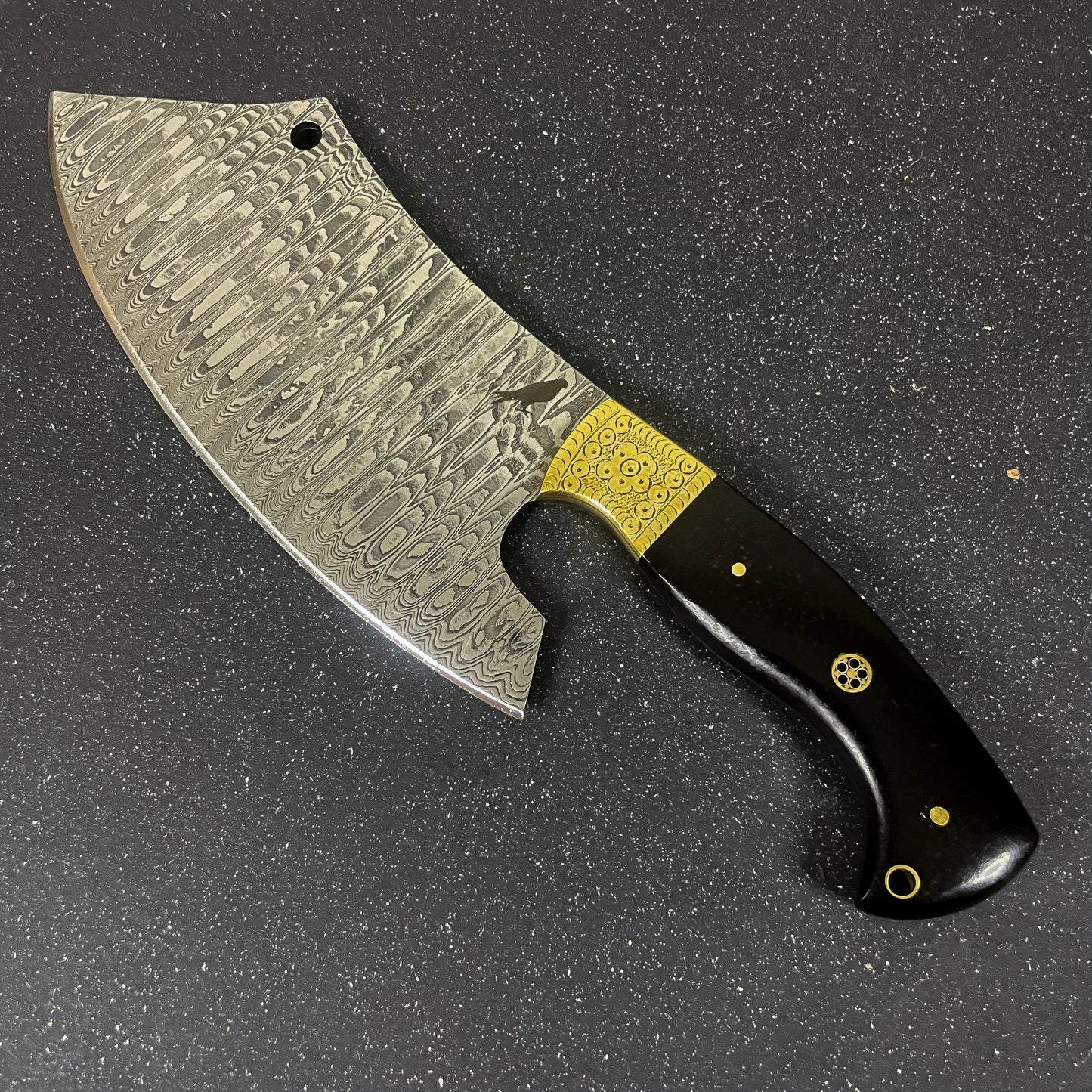Componentes del set del Hacha de Cocina de Acero Damasco 30cm "Cañi"