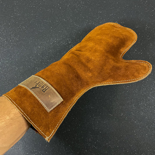 Guante parrillero de cuero hecho a mano