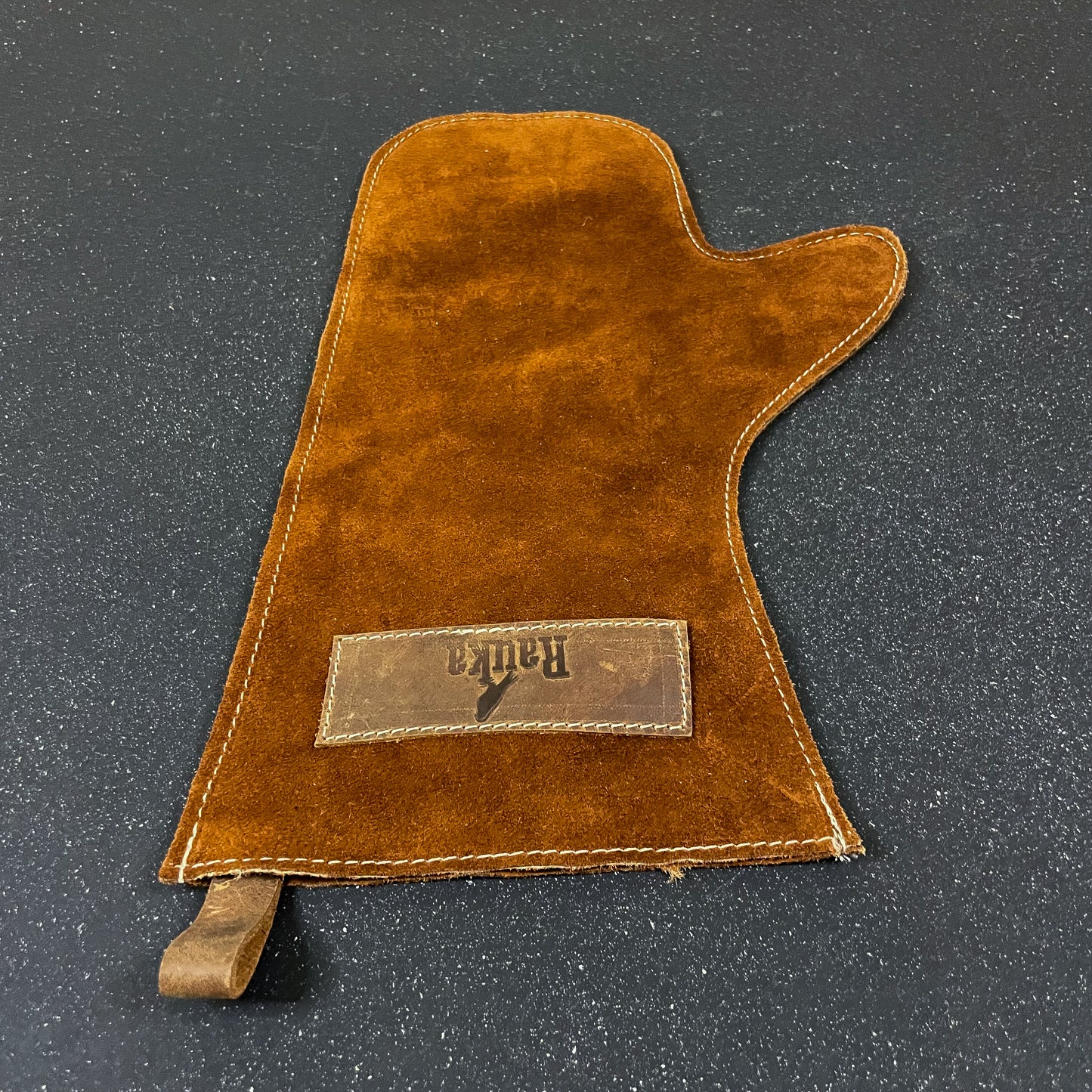 Guante parrillero de cuero hecho a mano