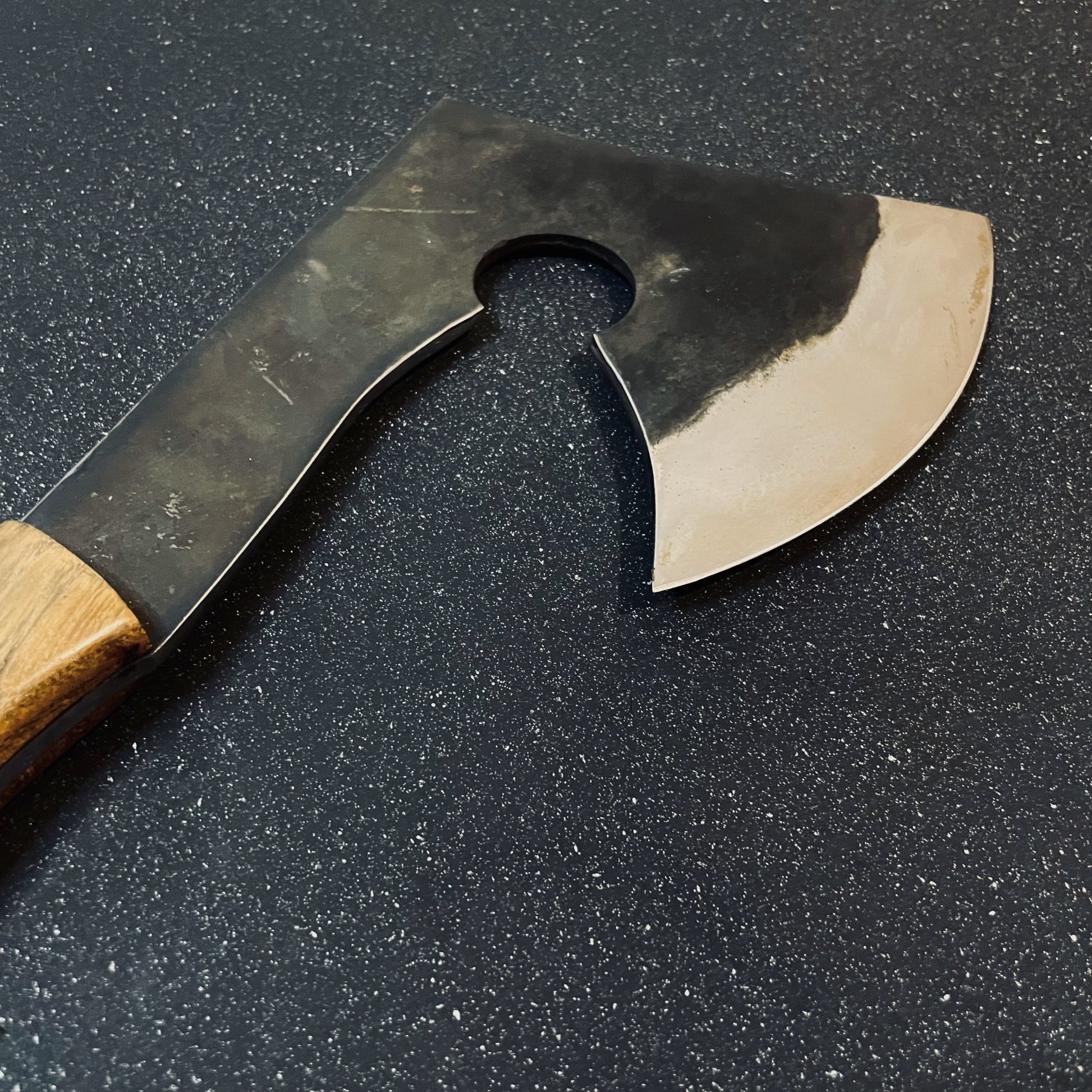 Hacha de mano "Chango" 35cm en Acero al Carbono Rauka