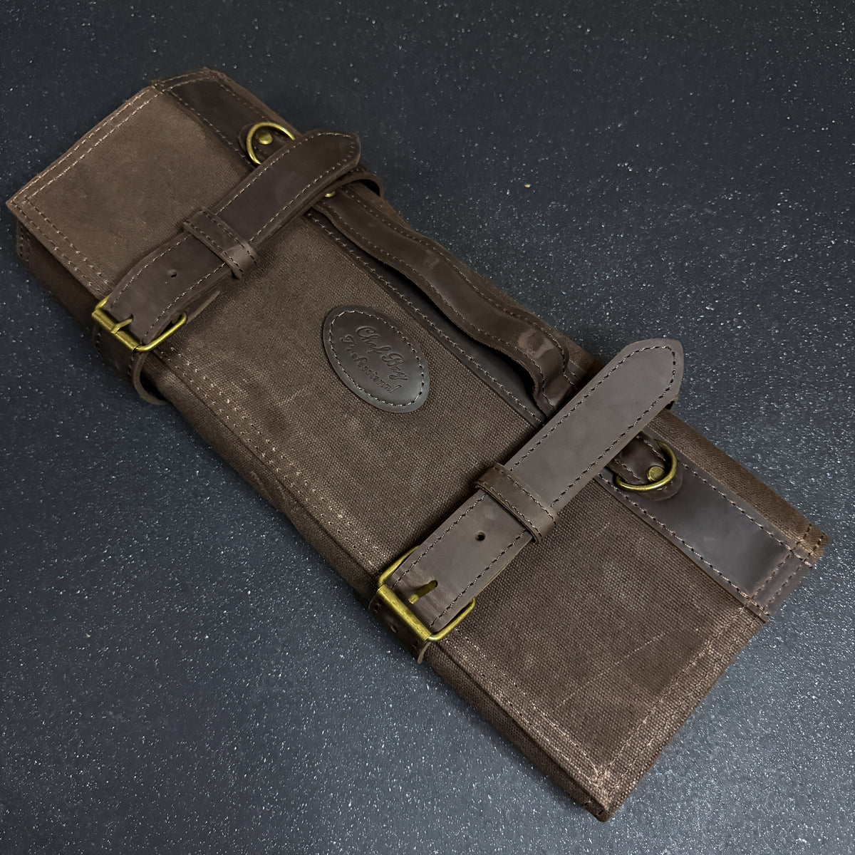 Estuche Profesional para 12 Cuchillos en Lona Encerada y Cuero “Morral Café”