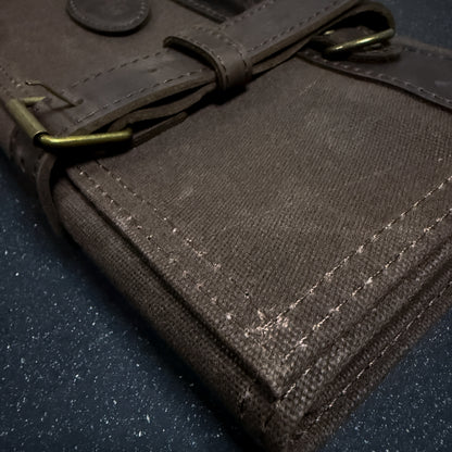 Estuche Profesional para 12 Cuchillos en Lona Encerada y Cuero “Morral Café”