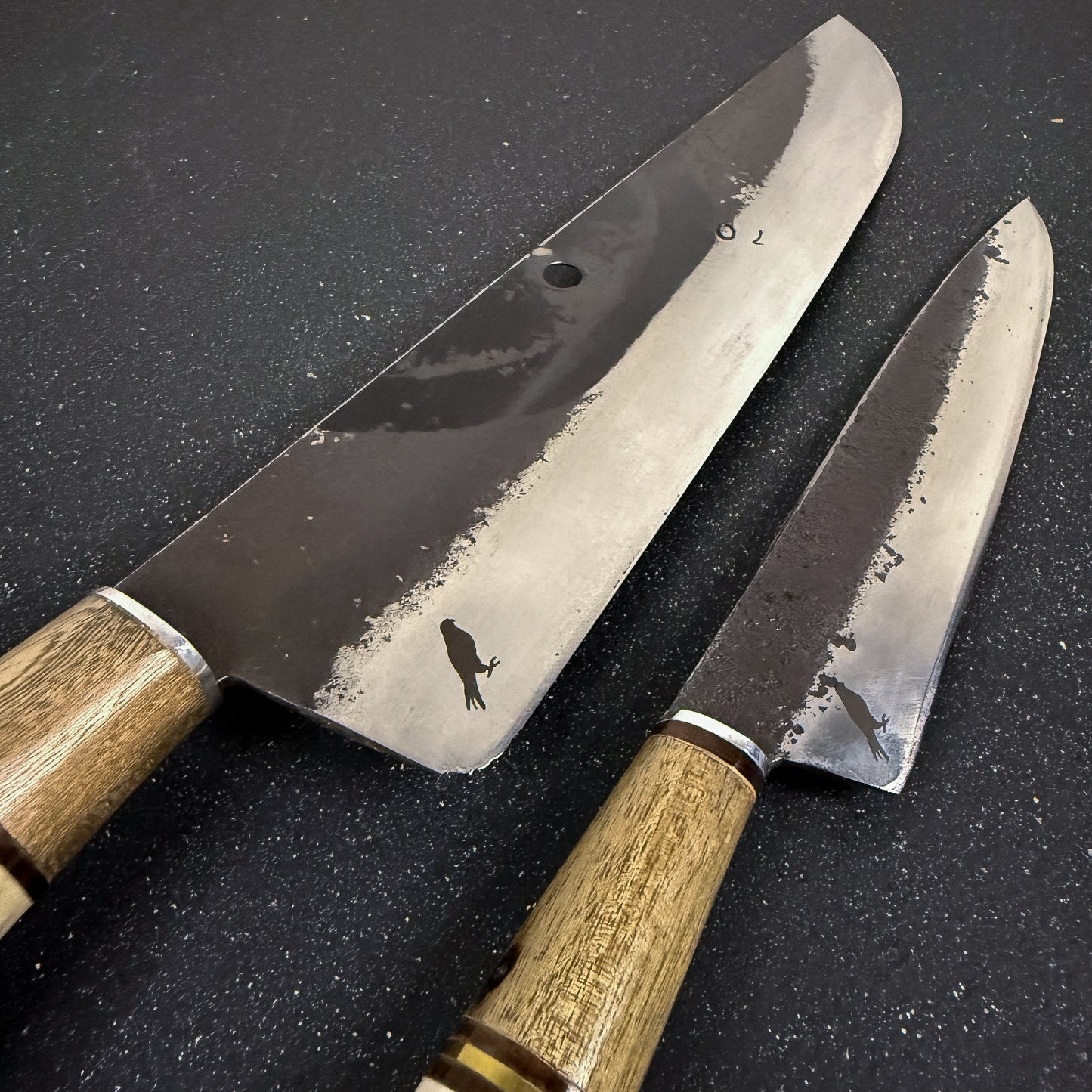 Pack 2 Cuchillos Parrilleros Acero Al Carbono "Ciprés" 44cm y "Jilguero" 28cm