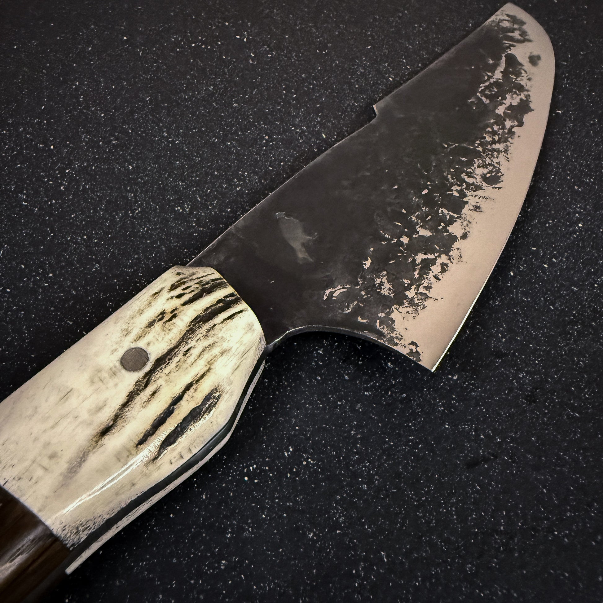 Detalle del filo del Cuchillo Parrillero Forjado 34cm "Concón"