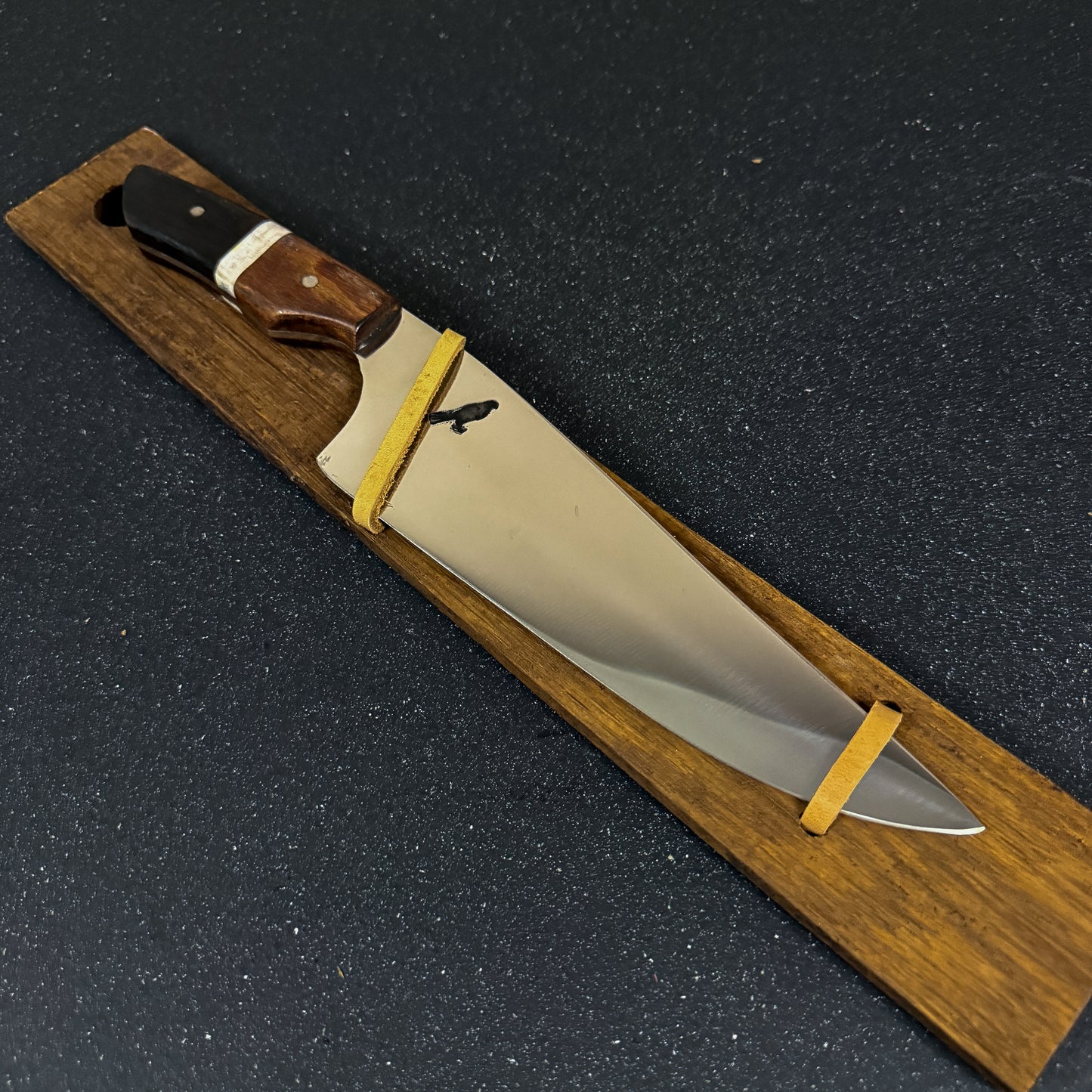 Vista lateral del Cuchillo Parrillero 32cm "Concón"