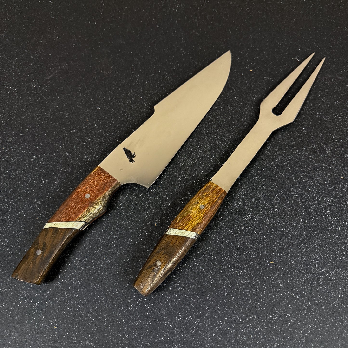 Vista adicional del Conjunto Parrillero "Tucúquere" - Cuchillo 36cm + Pincho