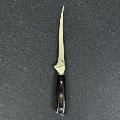 Cuchillo Boning Rauka Corcovado con hoja de acero alemán y mango de madera Pakka, diseñado para deshuesar con precisión