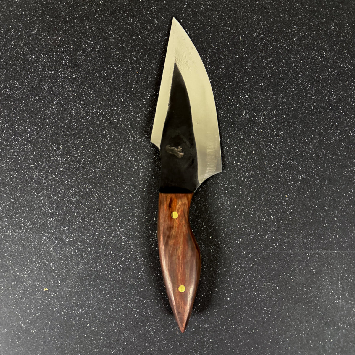 Vista lateral de cuchillo deportivo 25 cm Chercán versión 2 Rauka