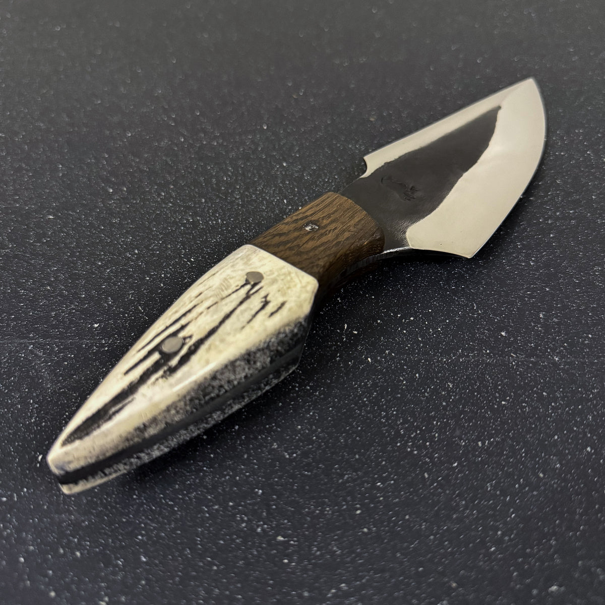 Vista superior de cuchillo deportivo 25 cm Chercán Rauka