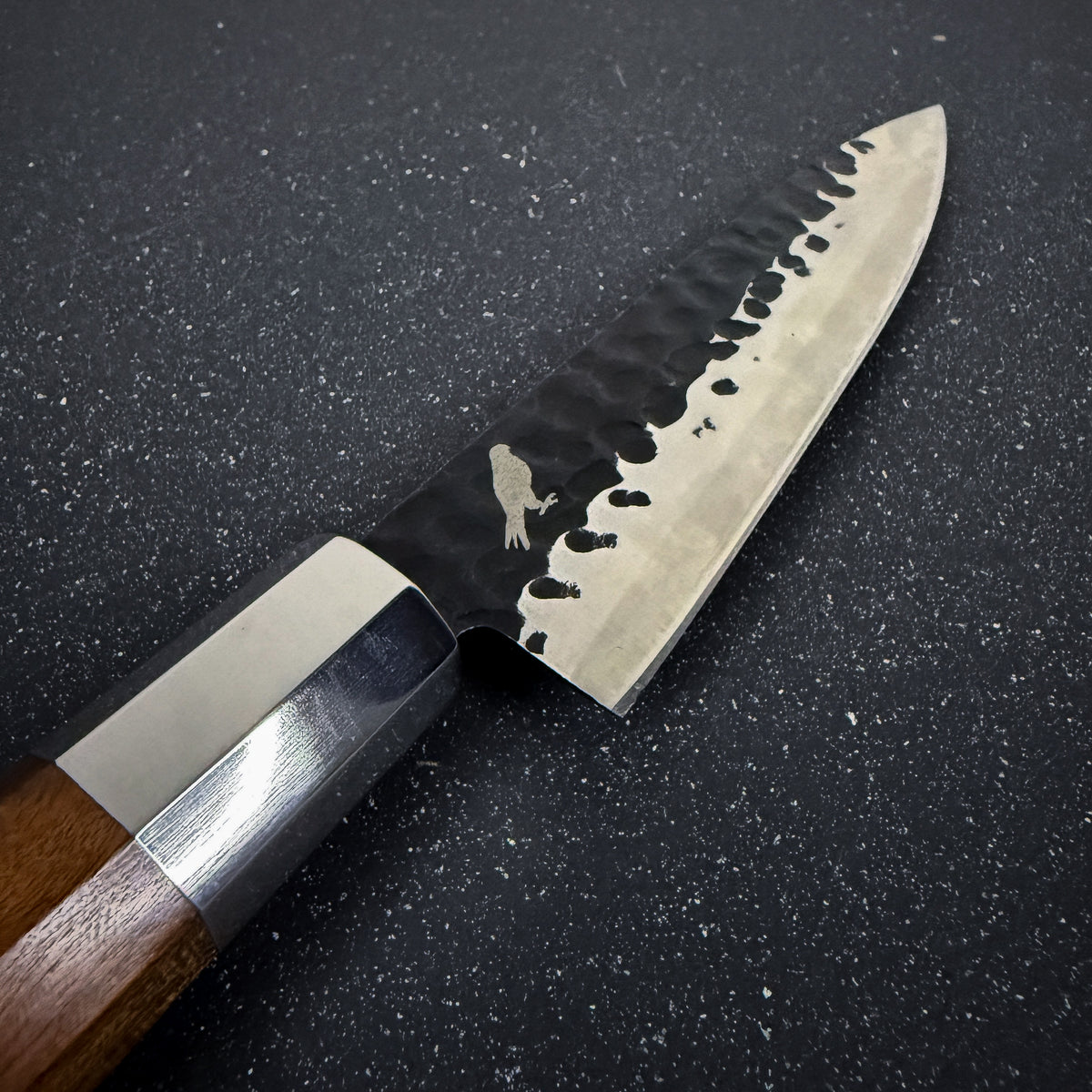 Detalle del filo de cuchillo japonés de cocina de acero inoxidable 28 cm Kawa Rauka