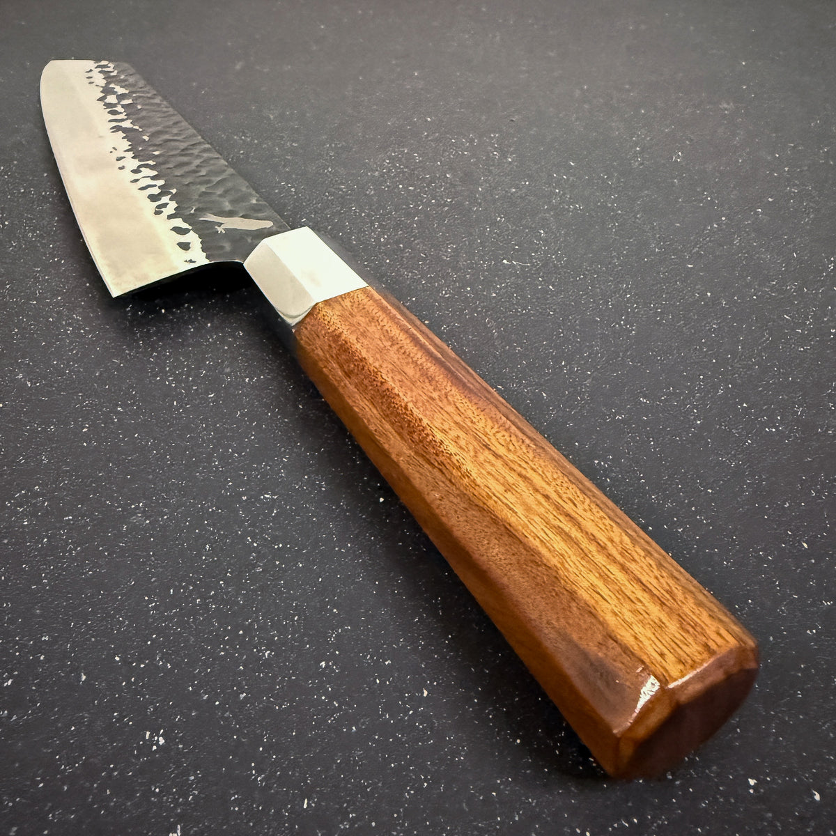 Vista superior de cuchillo japonés kiritsuke de cocina de acero inoxidable 35 cm Fuji Rauka