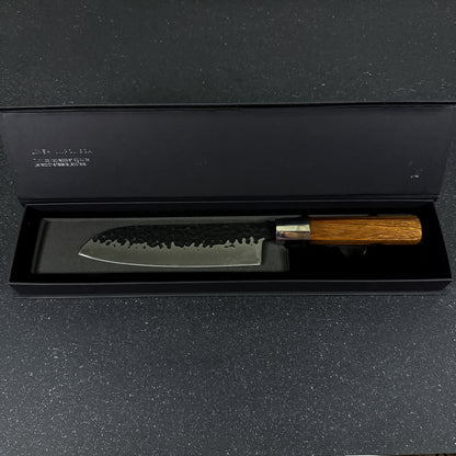 Vista lateral de cuchillo japonés santoku de cocina de acero inoxidable 32 cm Hika Rauka