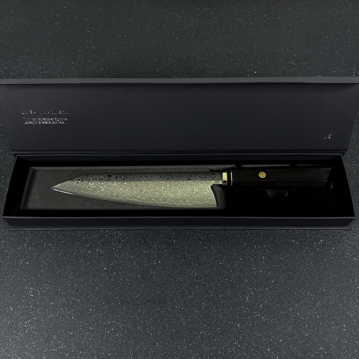 Vista lateral de cuchillo kiritsuke de cocina de acero damasco 34 cm Kiru Rauka