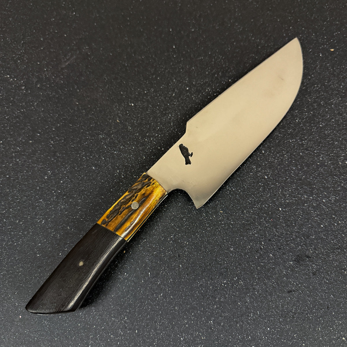 Detalle del mango de cuchillo parrillero 32 cm Concón versión 2 Rauka