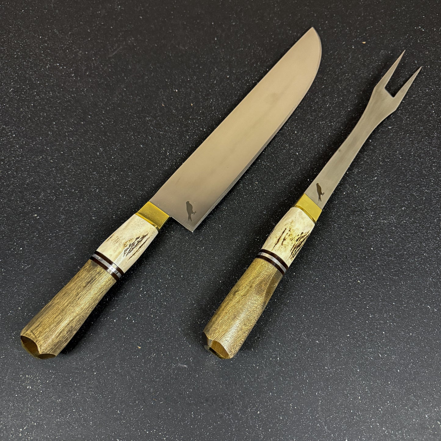 Cuchillo parrillero artesanal Chinchilla Rauka de 39 cm con hoja de 25 cm.