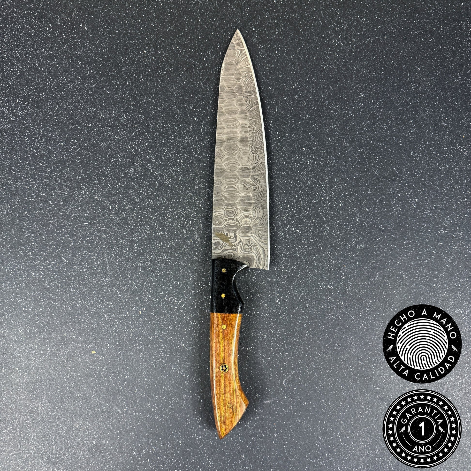 Cuchillo parrillero artesanal Llanquihue de acero Damasco 512 capas de Rauka.