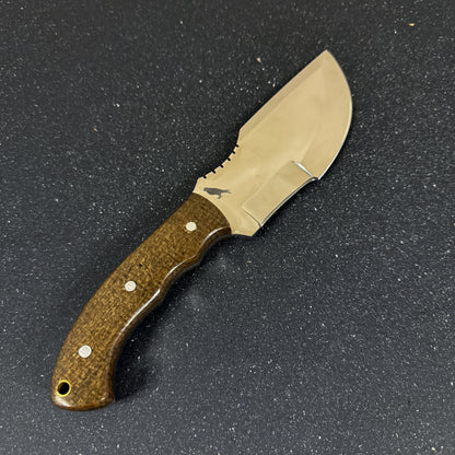 Cuchillo Tracker de Supervivencia 25 cm Torres del Paine Espejo Rauka en uso