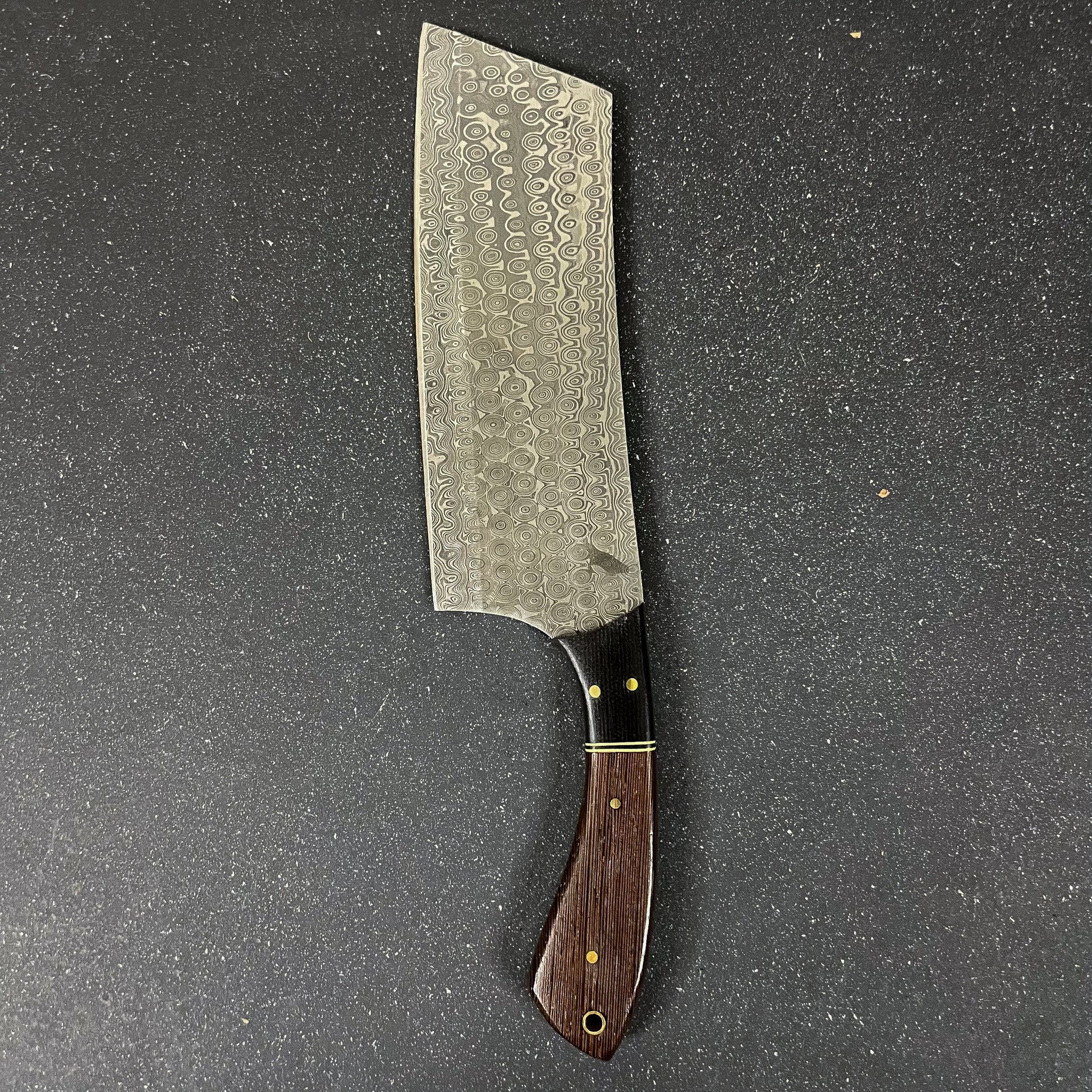 Cuchillo de cocina tipo hacha Cucao, forjado a mano en Chile con acero premium
