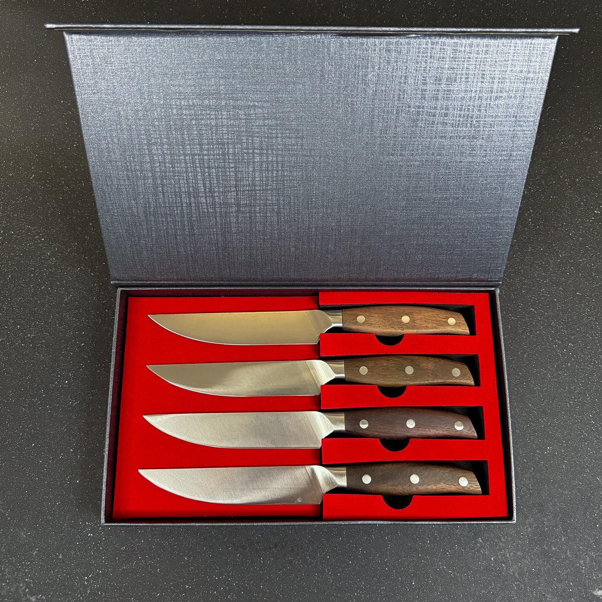 Set de 4 Cuchillos de Mesa de Acero Inoxidable "Sollipulli"