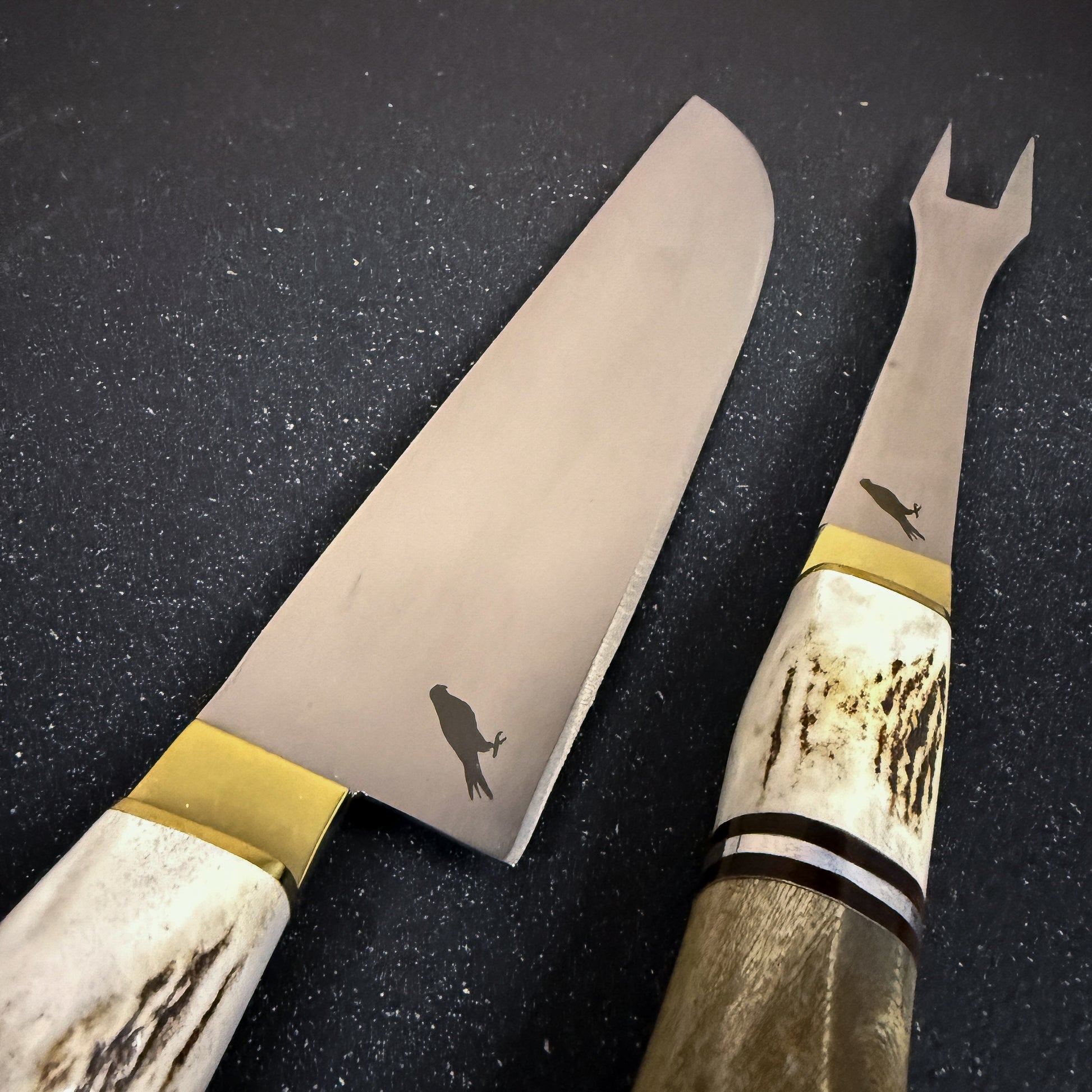 Hoja forjada en acero alemán 420 del cuchillo parrillero Chinchilla Rauka.