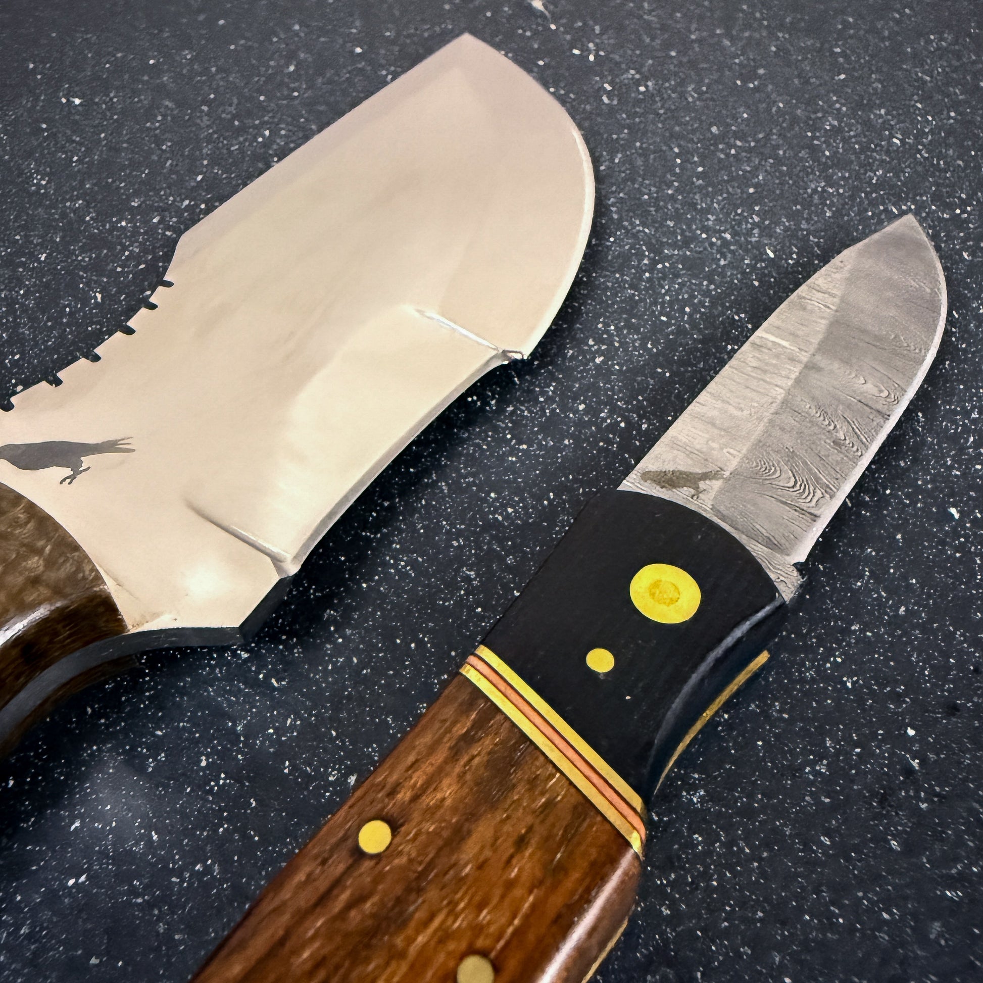 Cuchillo tracker supervivencia Rauka con navaja damasco Puelo